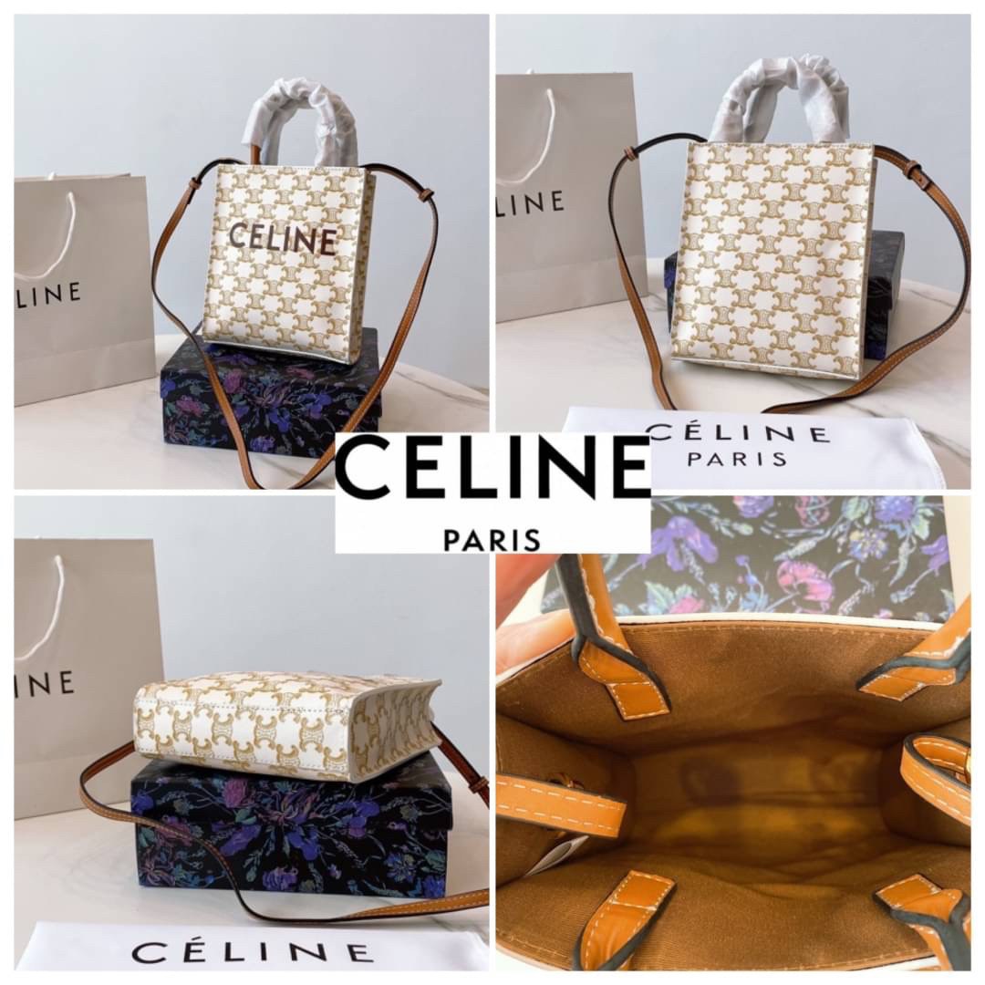 พรีเมี่ยมกิ๊ฟแท้ 100% 】CELINE HAND CARRY AND CROSSBODY BAG VIP GIFT WITH PURCHASE (GWP) พรีเมี่ยมกิ๊ฟ Limited จาก CELINE HAUTE PARFUME DUTYFREE COUNTER วัสดุ COATED CANVAS ดีไซน์ทรงเหลี่ยมสวยหรูสุดคลาสสิคในสไตล์สาว Lisa หนังสวยอยู่ทรงกันน้ำ