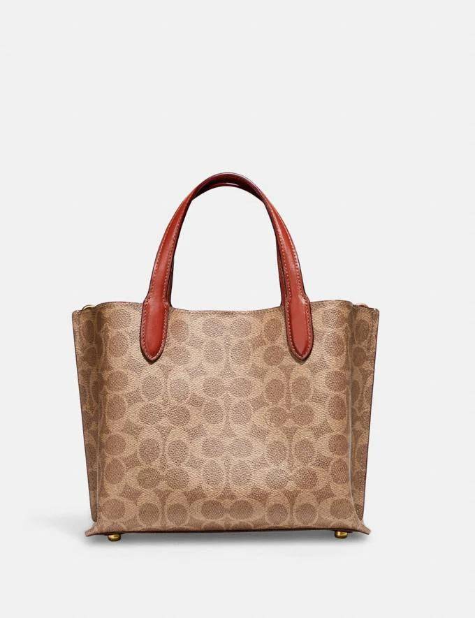 COACH C8562 WILLOW TOTE 24 IN SIGNATURE CANVAS น้องสาวลุคลูกคุณมาแล้วจ้า กระเป๋าถือ/สะพาย ดีไซน์สุดคลาสสิค ไอเท็มขายดีที่สุด ลงตัว เรียบหรู ใบจริงคือผู้ดี๊ผู้ดี ใช่ได้ทุกๆโอกาส วัสดุหนังแคนวาส ทนทาน เปิดปิดด้วยตัวบิดล็อค และอีกฝั่งเป็นกระดุมแม่เหล็ก ภายใน