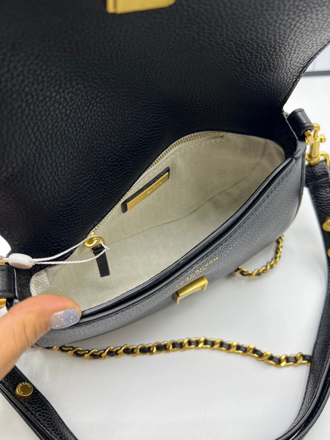 Tory Burch Britten Convertible Crossbody Bag กระเป๋าสะพายดีไซน์เรียบหรู เกรดออริ สลับแท้ 1:1 ใช้งานต่างประเทศได้