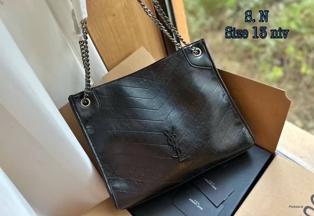 YSL Shopper Niki Tote Bag กระเป๋าสะพายทรงโท้ทใบใหญ่กำลังสวย หรูหราขั้นสุด เสิร์ฟมาให้สวยทันใช้ปีใหม่แน่นอน ใบจริงดูแพงเกินคุ้ม -- [รับตัวแทนกระเป๋า]