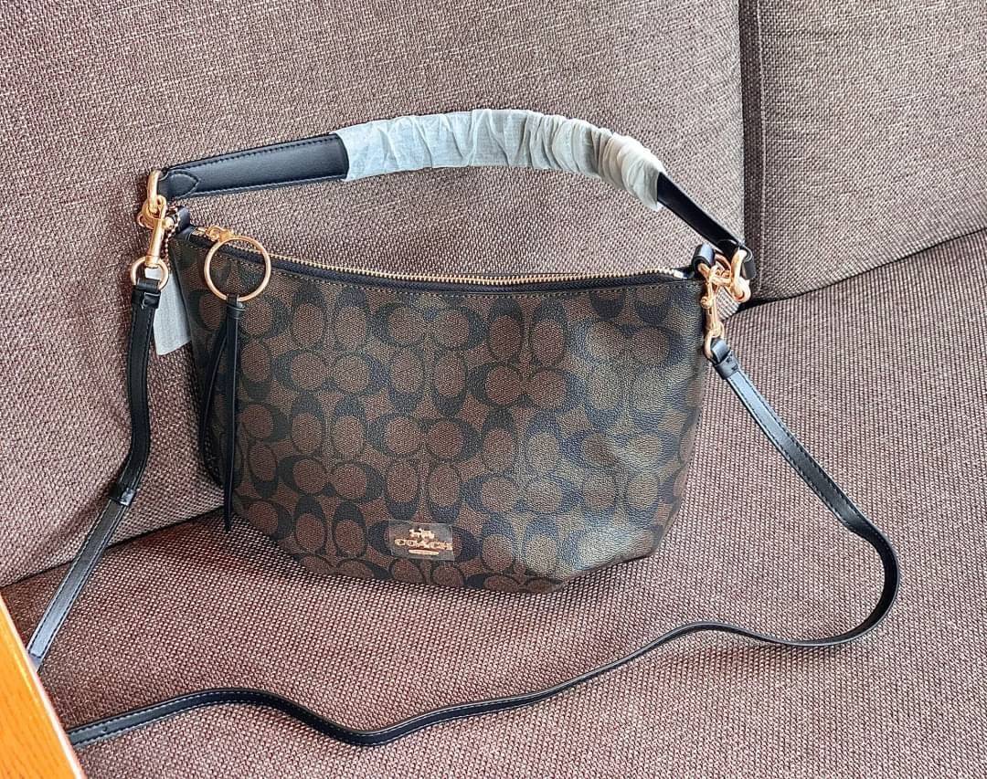 OUTLET 】ปรับราคาลง ได้ไปไม่ผิดหวังแน่นอนจ้าา💥 Coach Pebble Leather Small Skylar Hobo Shoulder Bag((90738)) พร้อมส่งที่ไทย ล่าสุด! กระเป๋าหิ้ว//สะพายข้างได้ ทรงน่ารัก ละมุน หนังแท้ หนังนิ่มมือดีมาก หลงรักแน่นอนค่าา! เปิดปิดกระเป๋าแบบซิปมีพู่ห้อย ใช