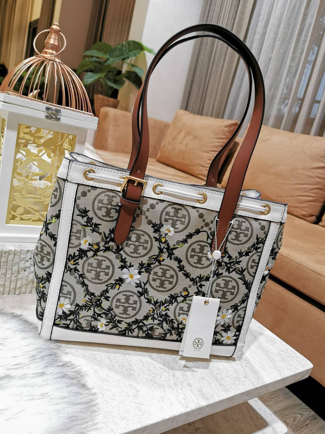 ของแท้ 💯% TORY BURCH FACTORY MONOGRAM JACQUARD TOTE BAG กระเป๋าถือหรือสะพายรุ่นล่าสุดดีไซน์ยอดนิยมจาก TORY BURCH FACTORY OUTLET วัสดุ Woven Jacquard & Leather ทอลาย Jacquard Singnature