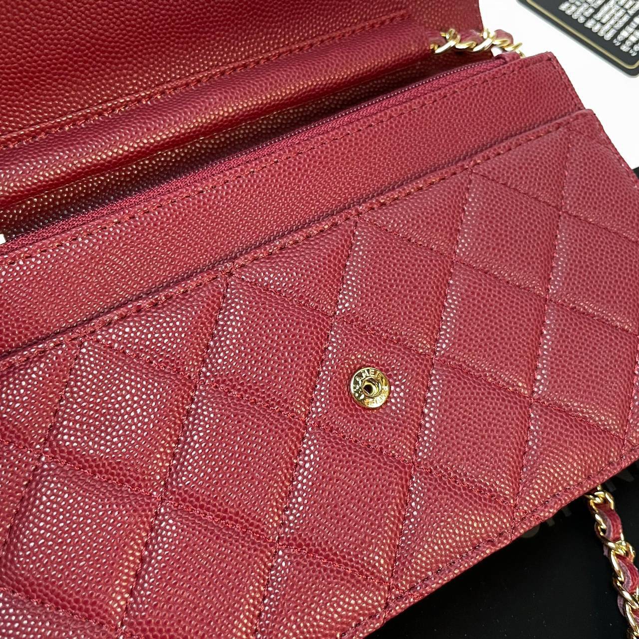 VIP 】หนังแท้ CHANEL WOC style โทนสีพาสเทล กระเป๋าสะพายทรงสวยตลอดกาล วัสดุหนังลายคาเวียร์ เนื้อนุ่ม อยู่ทรงคุณภาพดีตามแบบฉบับของแบรนด์ น้ำหนักเบา ด้านหน้ามีโลโก้แบรนด์อะไหล่หรู มีช่องใส่บัตร ใส่ของจุกจิก เปิดปิดด้วยฝาปิดกระดุม ซับในหนัง ตัวจริงสวยมากๆถูกใจ