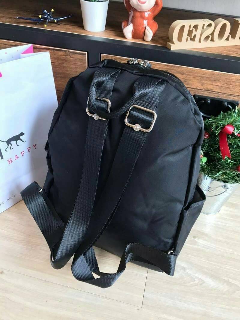 KIPLING IMMIN BACKPACK อีกcollection!ของรุ่นImmin กระเป๋าเป้สะพาย วัสดุPolyamide100% กันน้ำได้ ขนาดกำลังดี ใช้งานได้ทุกวัน เปิดปิดด้วยซิปคู่ ภายในมีช่องแยกเป็นสัดส่วน ประดับพวงกุญแจรุปหัวใจลายหินอ่อน ถอดแยกใช้งานได้ ราคาสุดคุ้มเลยคร้า!!