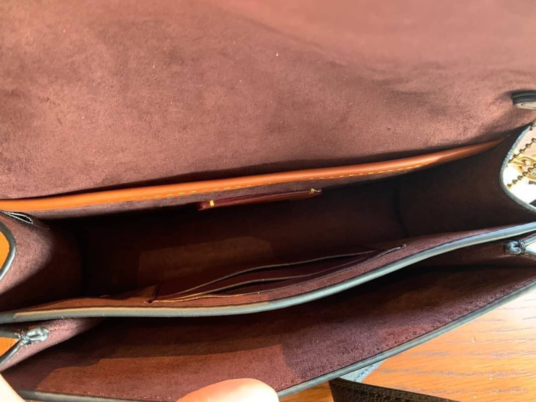 Coach Beat Crossbody Clutch In Signature Canvas With Horse And Carriage Print((6910//4760)) 🌈พร้อมส่งสีใหม่ล่าสุด ได้ไปไม่ผิดหวังแน่นอนค่ะ! กระเป๋าหิ้วได้//คลัทออกงานได้//สะพายครอสบอดี้ร์ได้ สุดคุ้ม! หนังแท้อย่างดี smooth leather ค่ะ