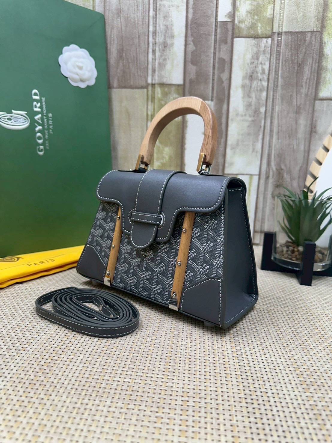 10 สี ORI หนังแท้ | GOYARD Saïgon Souple Mini Bag 20cm กระเป๋าถือ/สะพายดีไซน์หูจับไม้เป็นเอกลักษณ์ที่สวยหรูหราสง่างาม