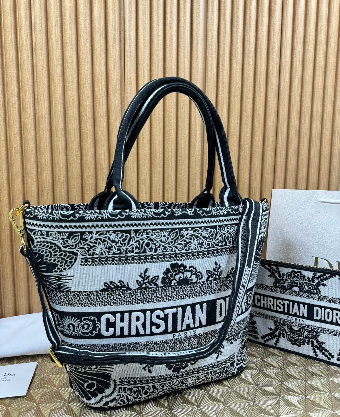 DIOR NEW LINE TOTE / DIOR KID TOTE กระเป๋าทรงโท้ทรุ่นใหม่ เอกษณ์ความหรูหรา โดดเด่นสวยงาม เกรดออริ 1:1 ใช้งานต่างประเทศได้