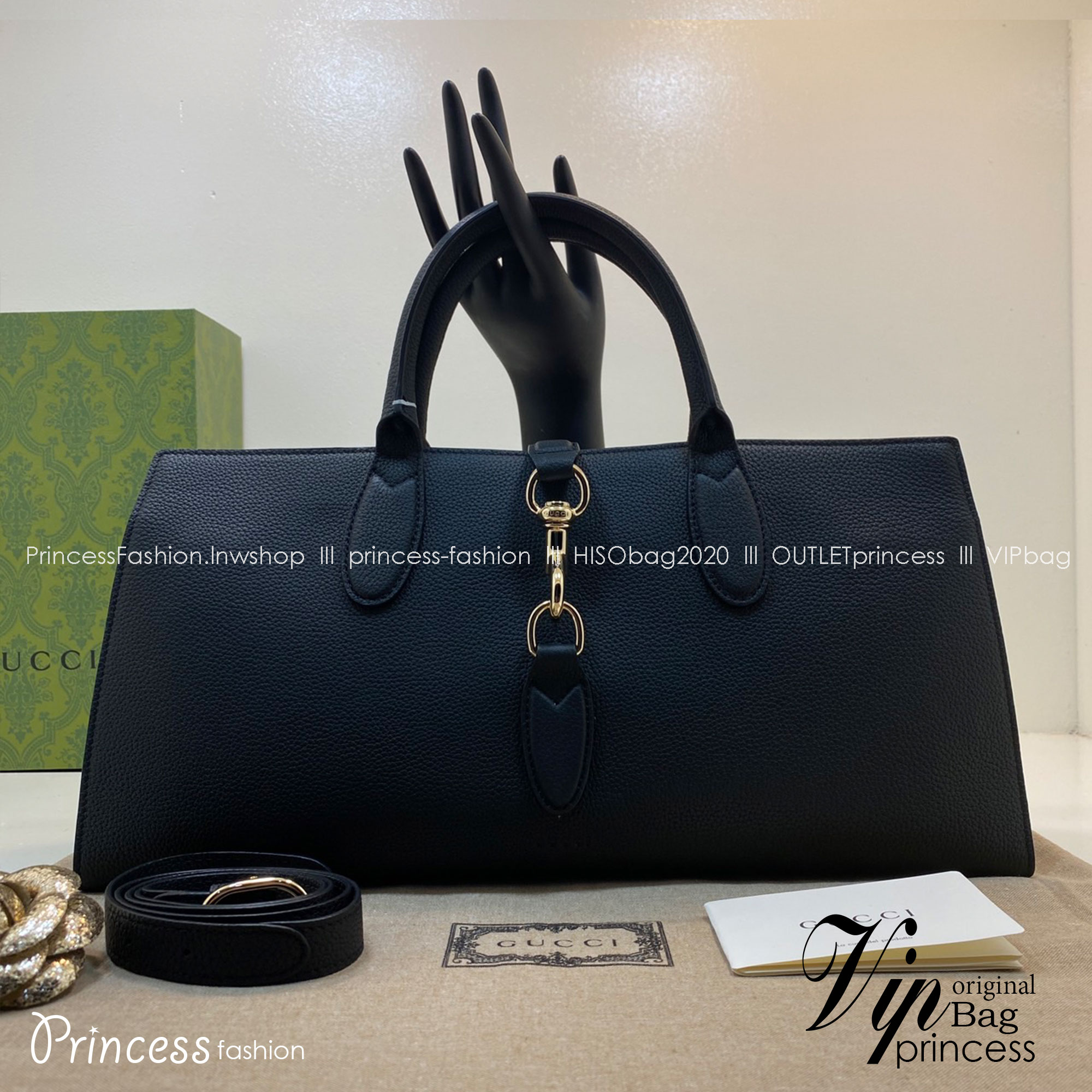 GUCCI MEDIUM TOTE BAG WITH HOOK CLOSURE / Gucci medium tote bag กระเป๋าทรงโท้ทสไตล์ใหม่ล่าสุด เกรดออริ 1:1 สลับแท้ ใช้งานต่างประเทศได้ ภาพถ่ายจากงานจริง