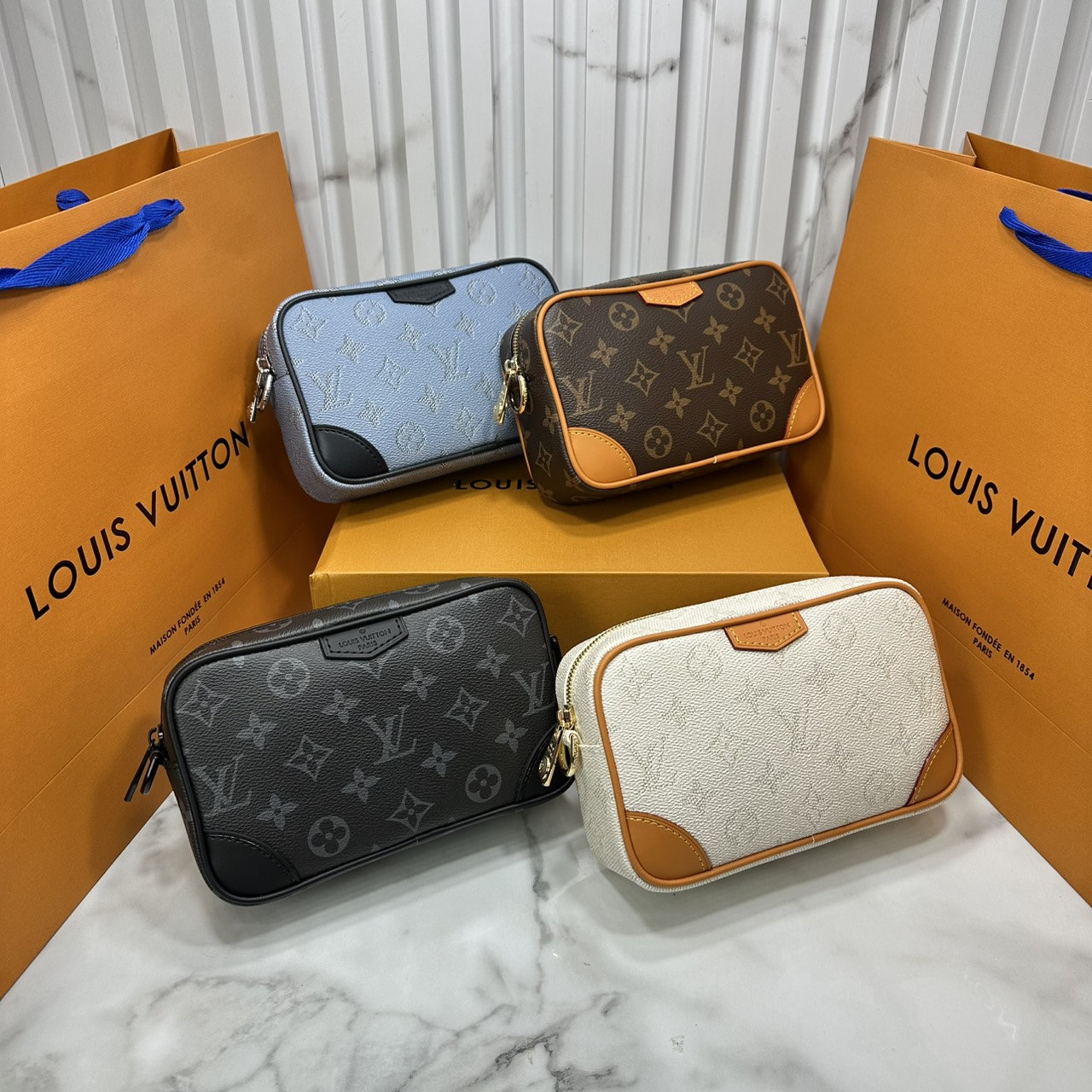ORI หนังแท้ | LV Trocadéro Wearable Wallet Monogram Canvas 20cm กระเป๋าสะพายทรงแมสเซ็นเจอร์ดีไซน์ใช้เป็นกระเป๋าสตางค์ได้ ขนาดกำลังสวยกะทัดรัด คลาสสิคหรูหราคล่องตัว