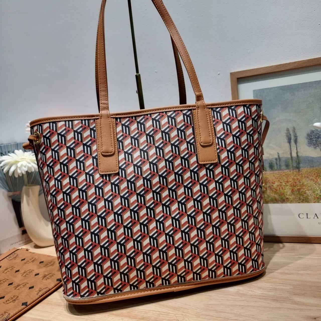 M.C.M MEDIUM REVERSIBLE LIZ SHOPPER IN VISETOS / M.C.M Tote Bag กระเป๋าทรงโท้ทใบใหญ่ เกรดท็อปออริ สลับแท้ 1:1 เกรดดีสุด ใช้ต่างประเทศได้