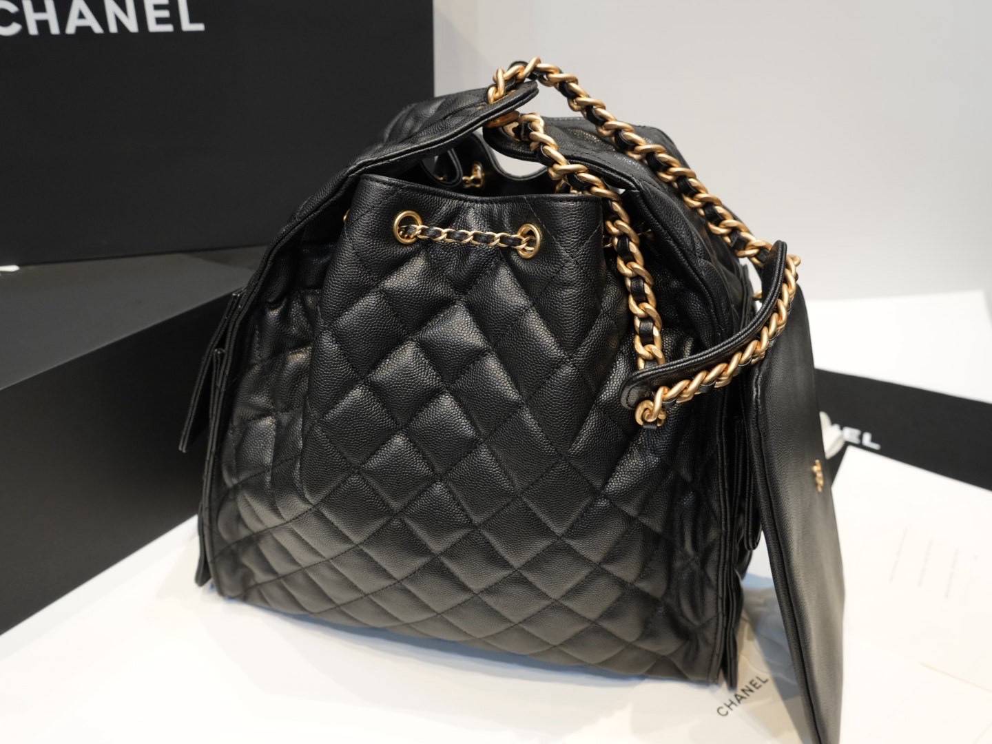 TOP ORI หนังแท้ | มีรองบ่า CHANEL 25 Medium Handbag Spring-Summer 2025 กระเป๋าสะพายรุ่นใหม่สุดฮอตแห่งปี หนังแท้ลายเกรน ที่สุดแห่งความไอคอนิก มาพร้อมใบเล็ก อะไหล่สีทองสวยหรู