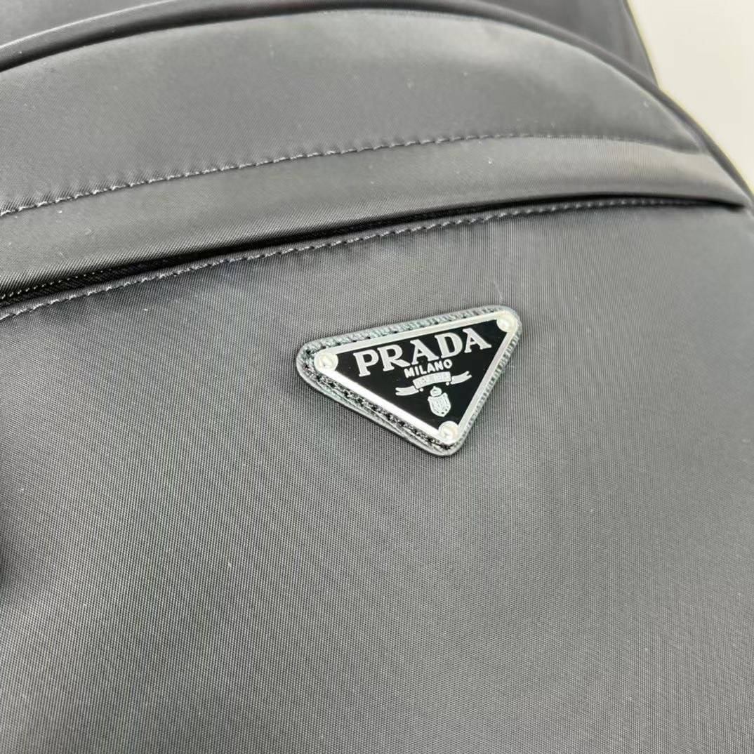 Ori หนังแท้ | Prada Re-Nylon and Saffiano leather backpack กระเป๋าเป้สะพายหลังไนลอนใบใหญ่จุของได้เยอะ ดีไซน์ล้ำสมัยสัมผัสความหรูหราคลาสสิก