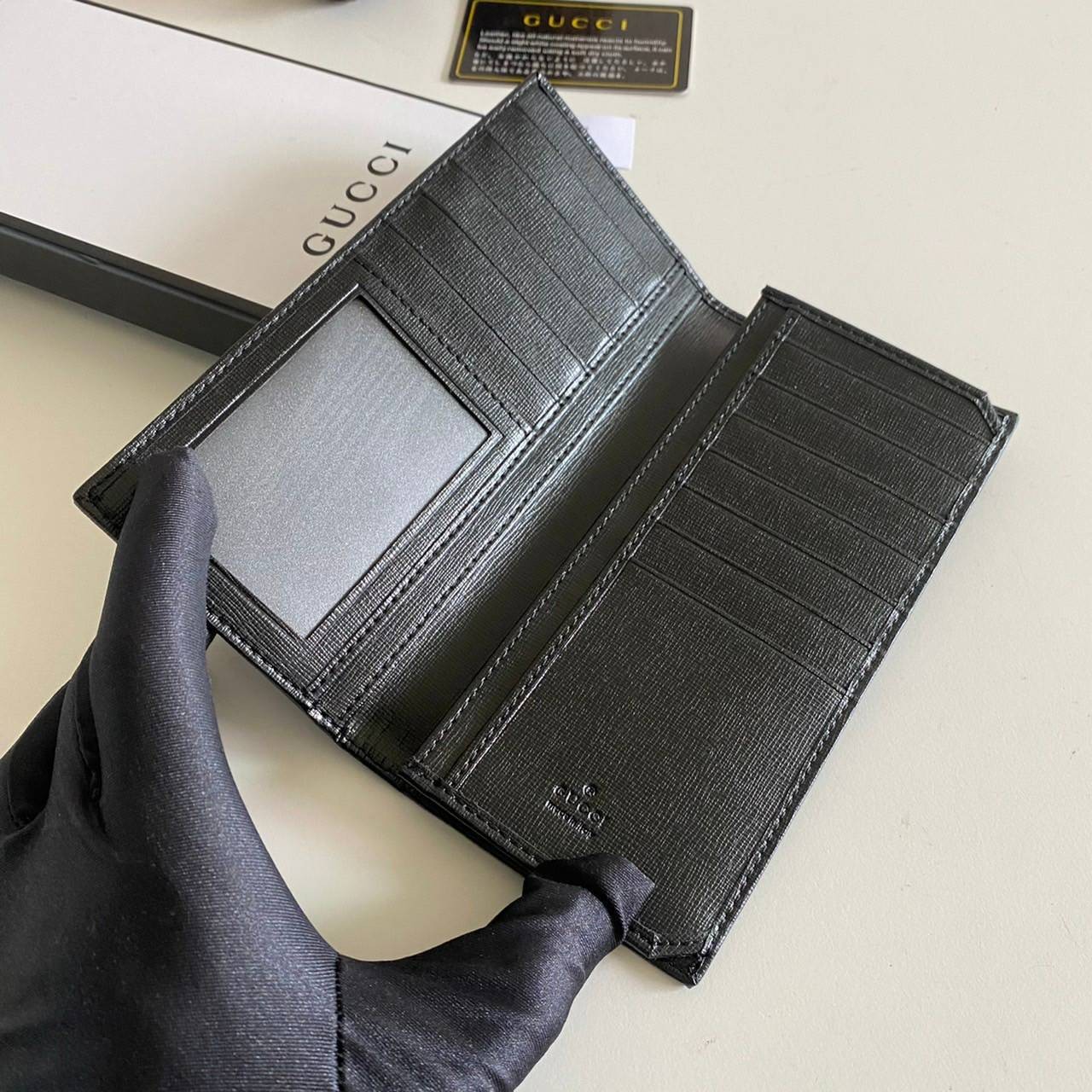 VIP 】Gucci Wallet long กระเป๋าสตางค์ใบยาวสำหรับผู้ชาย งานหนังแท้ รุ่นพิเศษครบเซ็ท ราคาคุ้มที่สุด ต้อนรับปีแห่งความปัง!! เอ็กซ์คลูซีฟมาก!!