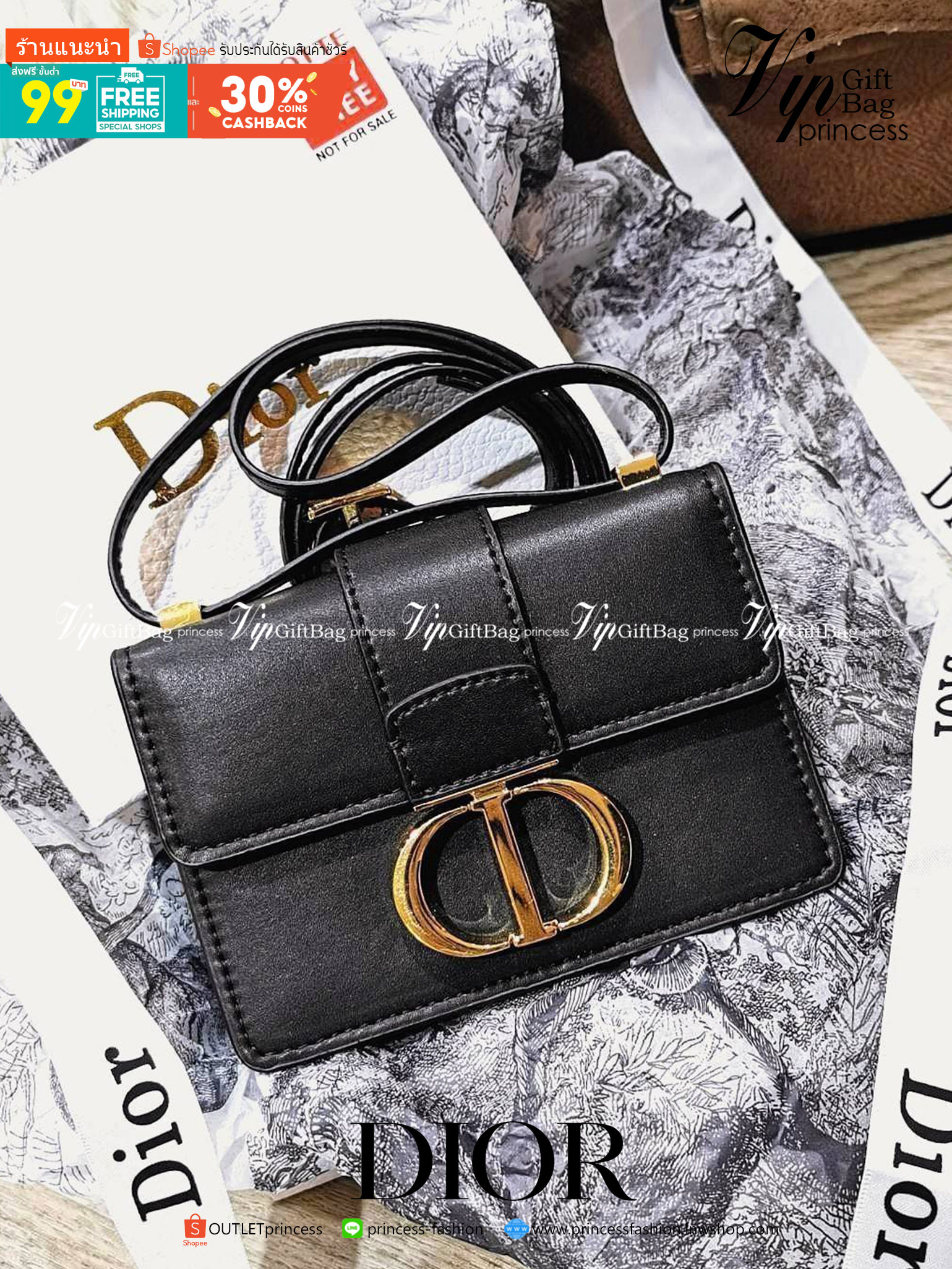 CHRISTIAN DIOR MINI BAG VIP GIFT WITH PURCHASE (GWP) พรีเมี่ยมกิ้ฟ Limited Edition จาก DIOR DUTYFREE COUNTER วัสดุหนังแท้ Calfskin ทรงสี่เหลี่ยมหนังเรียบสวยหรูอยู่ทรงเปิดปิดด้วยฝาปิดโลโก้แบรนด์อะไหล่ทองด้านหลังมีช่องใส่ของ ภายในโล่งมีโลโก้สามารถใส่มือถือข