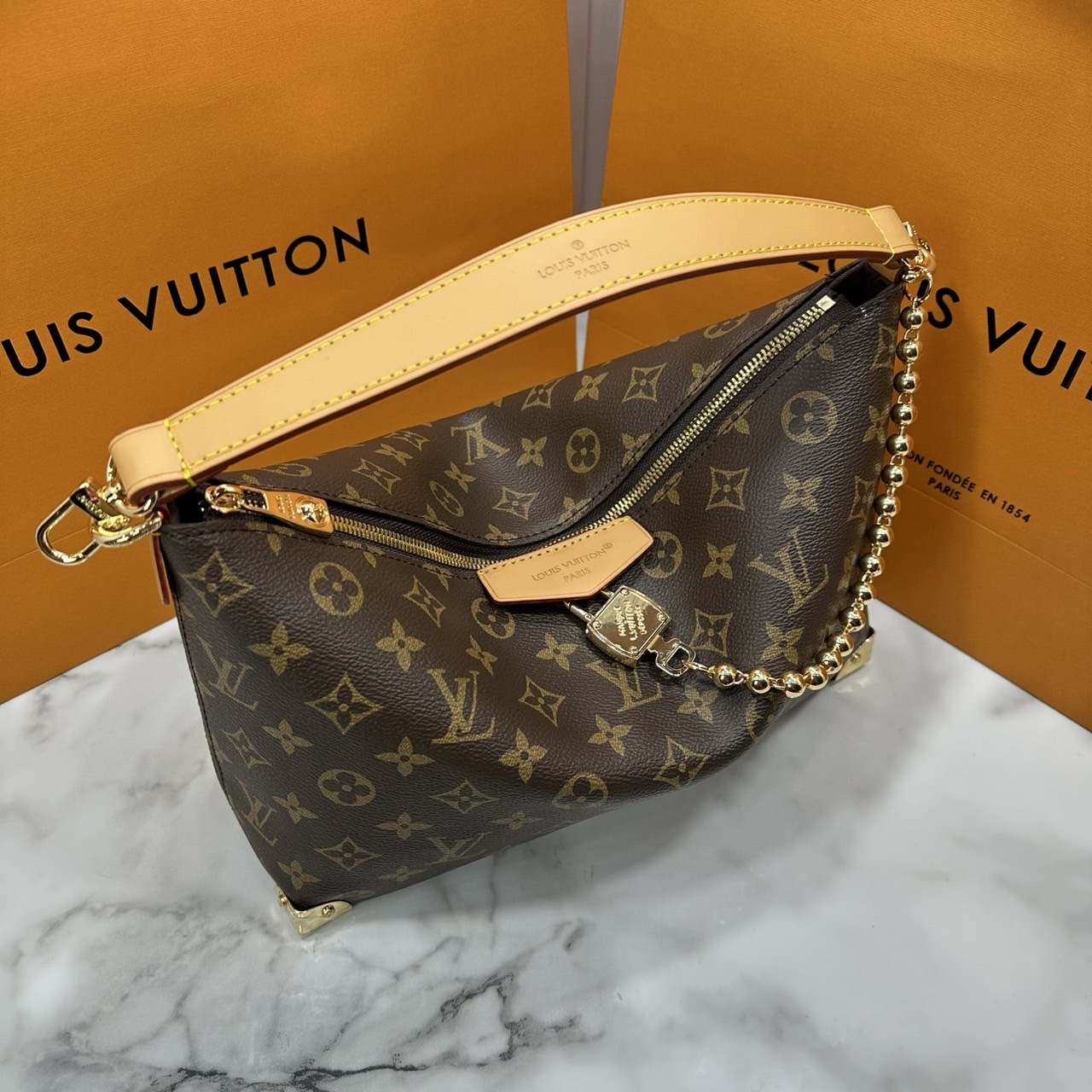 ORI หนังแท้ | LV Bobo Trunk bag Monogram Heritage Canvas / LV Hobob Bag กระเป๋าถือ กระเป๋าสะพายทรงโฮโบ ไอเท็มใหม่ล่าสุดจากตระกูล Trunk รังสรรค์จาก Monogram Heritage แคนวาส มุมกระเป๋าที่ได้แรงบันดาลใจจากทรังก์