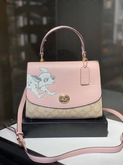 Coach Disney X Tilly Top Handle In Signature with Dalmatian Blossom/Light Khaki Multi Coated Canvas Satchel กระเป๋าถือและสะพายข้างรุ่นลิมิเตด คอลเลคชั่น Disney น่ารักมากค่ะ ใส่กระเป๋าสตางค์ใบยาวได้
