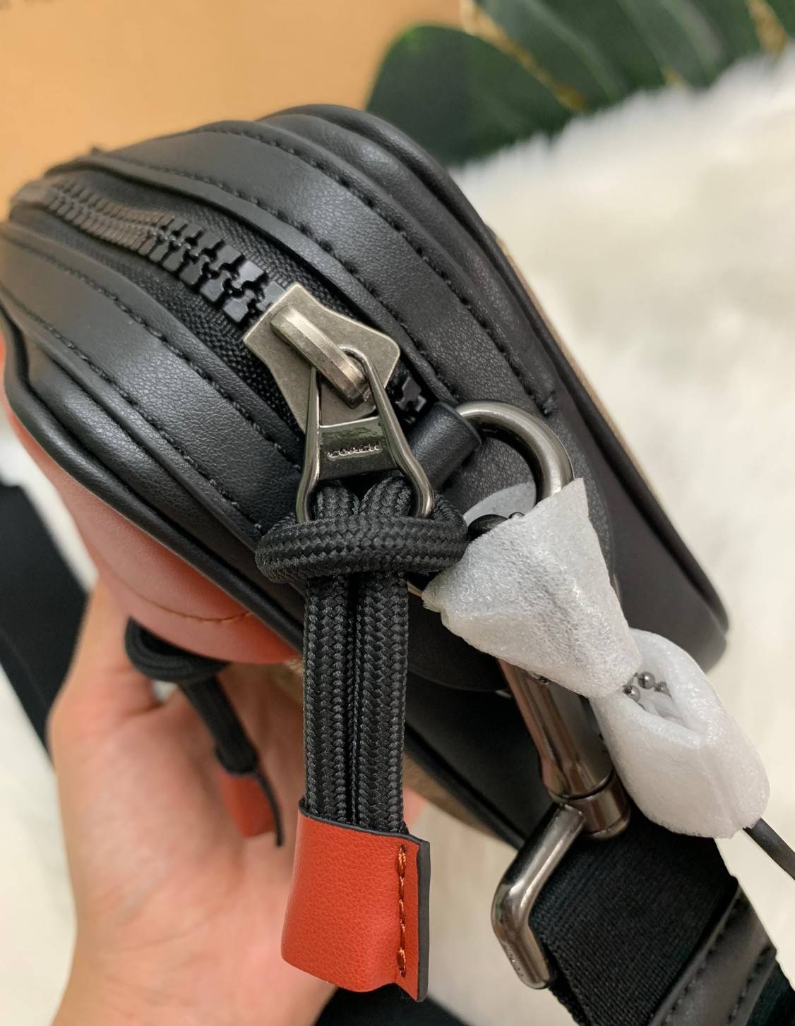 ของแท้ 💯% COACH GRAHAM CROSSBODY IN COLORBLOCK SIGNATURE ((83133)) พร้อมส่งค่ะ! กระเป๋าสะพายครอสบอดี้ร์ หนังแท้อย่างดี นิ่มมือค่ะ