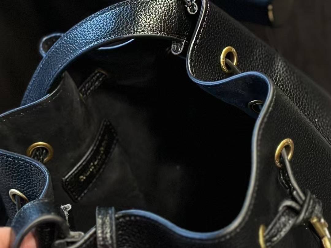 YSL PARIS VII flat hobo bag / YSL Bucket Bag กระเป๋าสะพายทรงโฮโบบัคเก็ต งานหนังเต็มใบ ฟังก์ชั่นสุดเลิศพร้อมเชือกรูด ดีไซน์รูปทรงใช้งานง่าย -- [รับตัวแทนกระเป๋า]