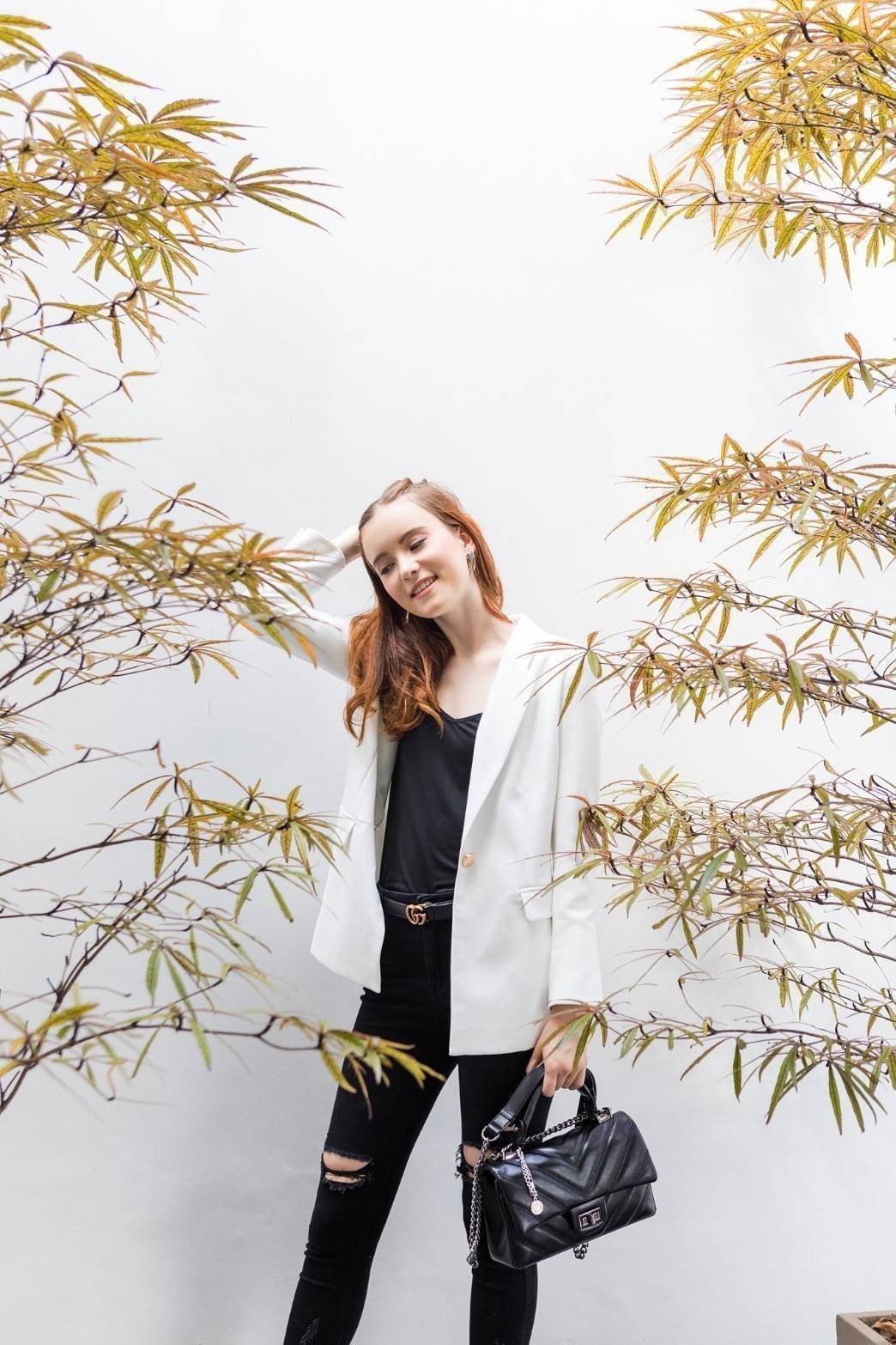 รุ่นขายดีเข้าเพิ่มค่า KEEP รุ่น coco chain handbag กระเป๋าทรงหรู รอบใหม่ ใช้หนัง Microfiber นิ่ม ฟู ตึงสวย ทนกว่าเดิมอยู่ทรง ใครชอบสไตล์นี้ห้ามพลาดนะคะ ใบนี้มีหูถือได้ ด้านในสีแดงสวย มีช่องแบ่งเก็บของหลายช่อง ด้านหลังมีช่องพิเศษสามารถใส่มือถือได้ค่ะ สายปร