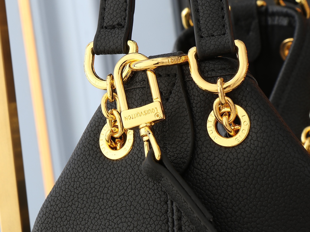 LV Bundle Monogram Empreinte Bag / LV Bella Bucket Bag กระเป๋าสะพายทรงบัคเก็ตรุ่นใหม่ ตกแต่งอะไหล่สีทองหรูหรา