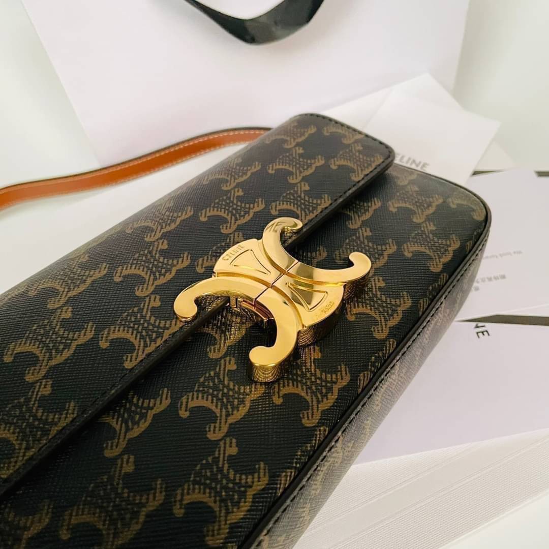 ORI CELINE Triomphe Shoulder Bag in Triomphe canvas and calfskin Tan เกรดออริจินอล หนังแท้ พร้อมส่งที่ไทย ภาพถ่ายจากงานขายจริง ใช้งานต่างประเทศได้