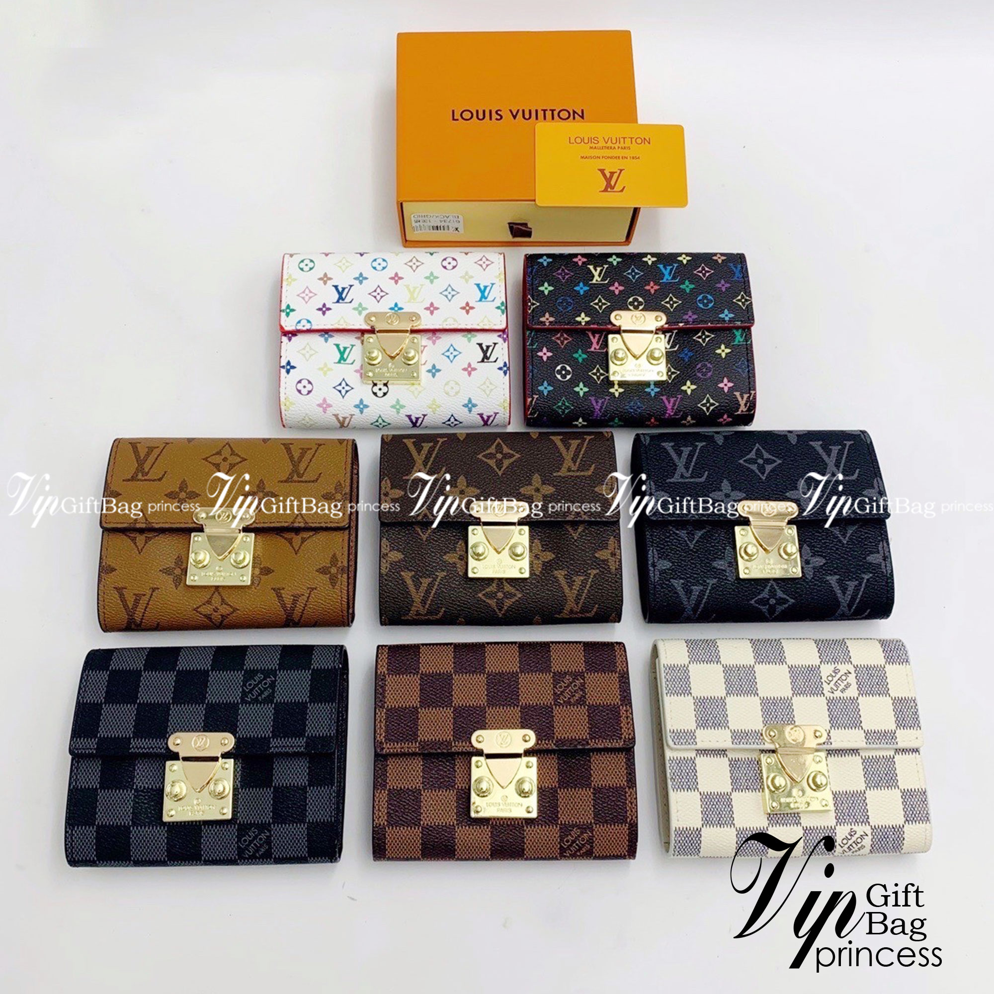 LV Short Wallet กระเป๋าสตางค์ทรงสั้น LV wallet เปิดหน้าอะไหล่ทอง งานสวยหนังดี น่าใช้ งานปั้มแบรนด์ทุกจุด งานจริงสวยเหมือนในรูปค่ะ ได้เวลาเปลี่ยนกระเป๋าสตางค์รับทรัพย์กันแล้ว!! LV wallet กระเป๋าสตางค์รุ่นไอเท็มหายาก ที่สาวๆต้องว้าว!! ใบสั้นขนาดกำลังเหมาะมื