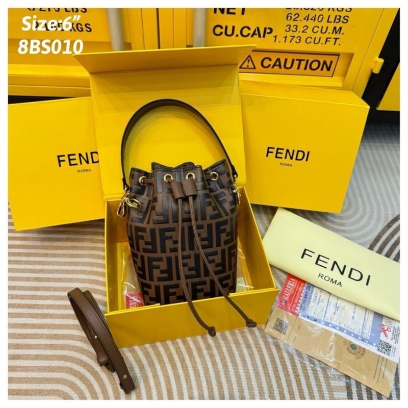 FENDI Mini MonTresor Bucket Bag กระเป๋าสะพายทรงขนมจีบรุ่นยอดนิยม ไซส์มินิน่ารักน่าใช้มาก ดีไซน์สวยอยู่ทรง