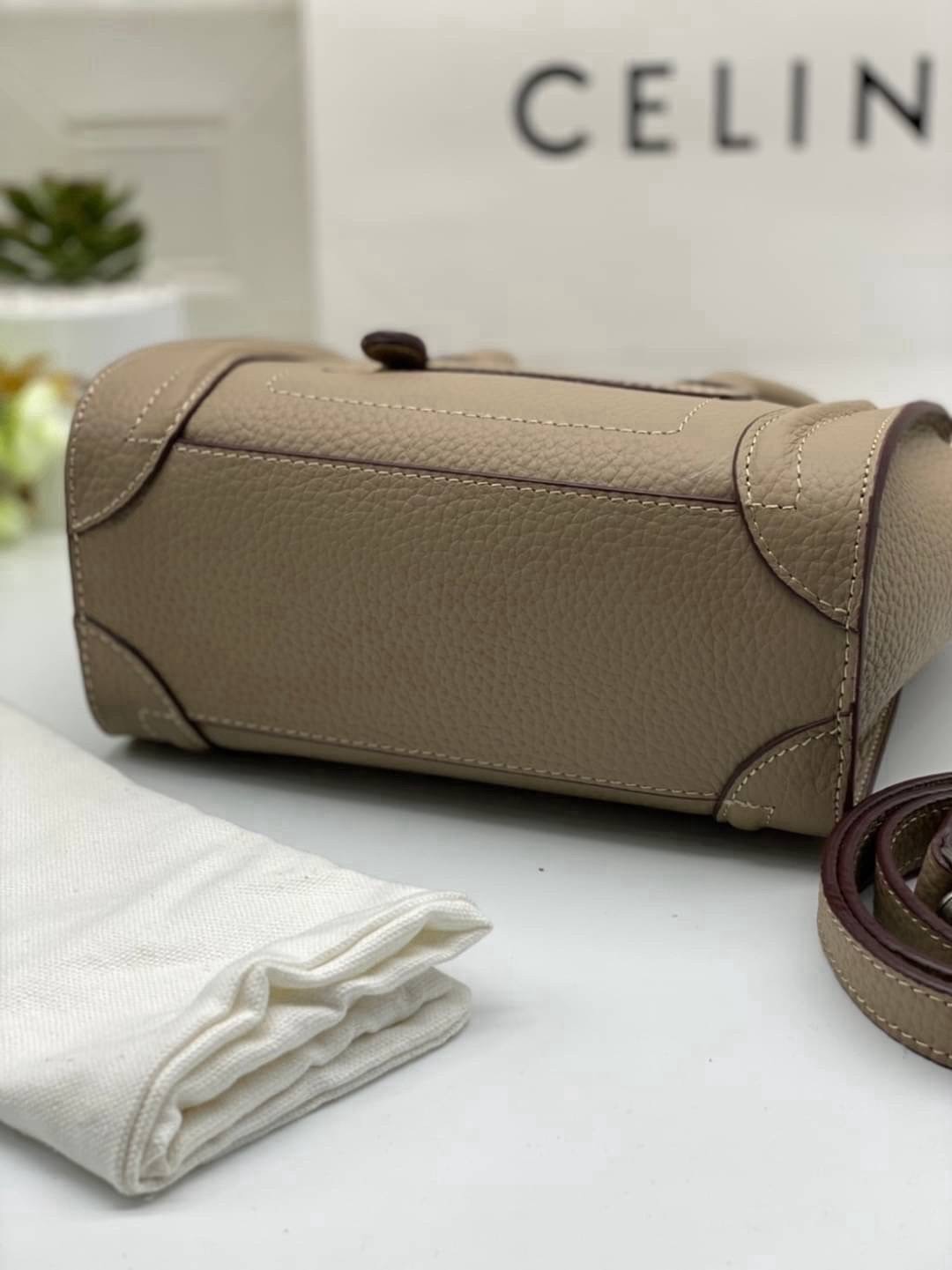 ORI หนังแท้ | Celine Luggage Tote Nano Bag20cm กระเป๋าสะพายทรงโท้ท ดีไซน์เป็นเอกลักษณ์ เรียบหรูดูแพง