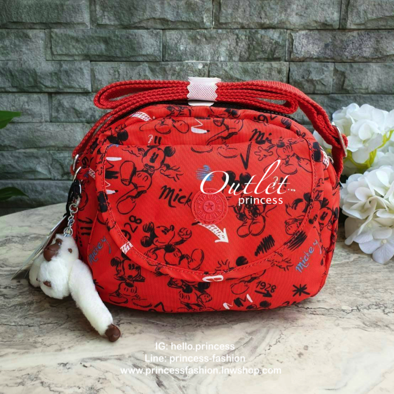 Kipling nylon shoulder bag รุ่น ( K15313 ) >>พร้อมส่งค่ะกระเป๋าสะพายข้างรุ่นใหม่ล่าสุด วัสดุไนล่อน กันน้ำ บุด้วยนวมที่ฐานกระเป๋าเพิ่มความนุ่ม >>รูปทรงสวย ขนาดกระทัดรัด มีช่องกระเป๋าด้านหน้าใส่ของจุกจิกหนึ่งช่อง >>มีช่องซิปหลักนะค่ะ ด้านใ