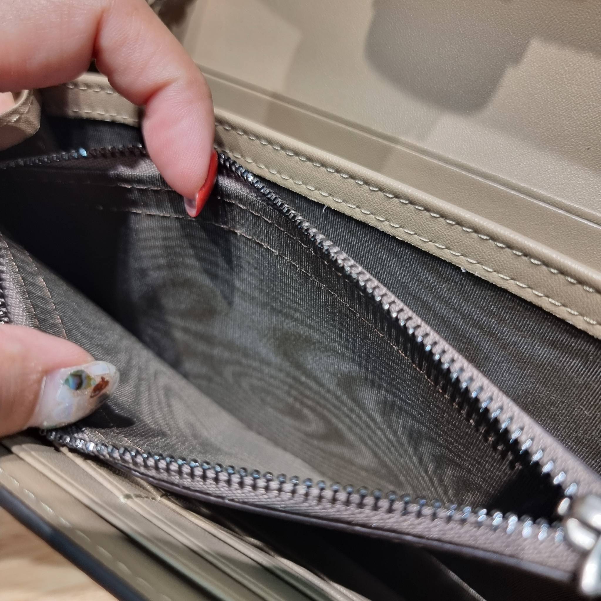 Dionysus GG Supreme chain wallet / Gucci woc dionysus chain bag พร้อมส่ง กระเป๋าสะพาย crossbody คลาสสิควินเทจ ดึงดูดและสะกดสายตาด้วยอะไหล่ดีเทลหรูรูปหัวสิงโต ถือเป็นคลัชท์ หรือสะพายก็อัพลุคหรูได้อีก