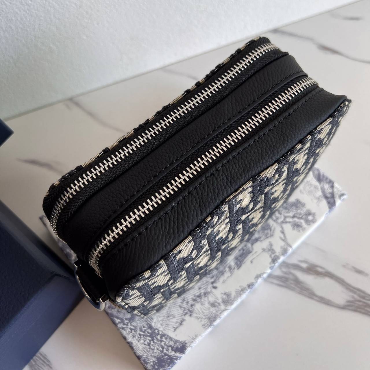 ORI 🥂 หนังแท้ DIOR POUCH WITH SHOULDER STRAP Oblique Jacquard พร้อมส่งที่ไทย งานหนังแท้และผ้าแจ็คการ์ดออริจินอล ภาพสินค้าถ่ายจากงานขายจริง ใช้งานต่างประเทศได้