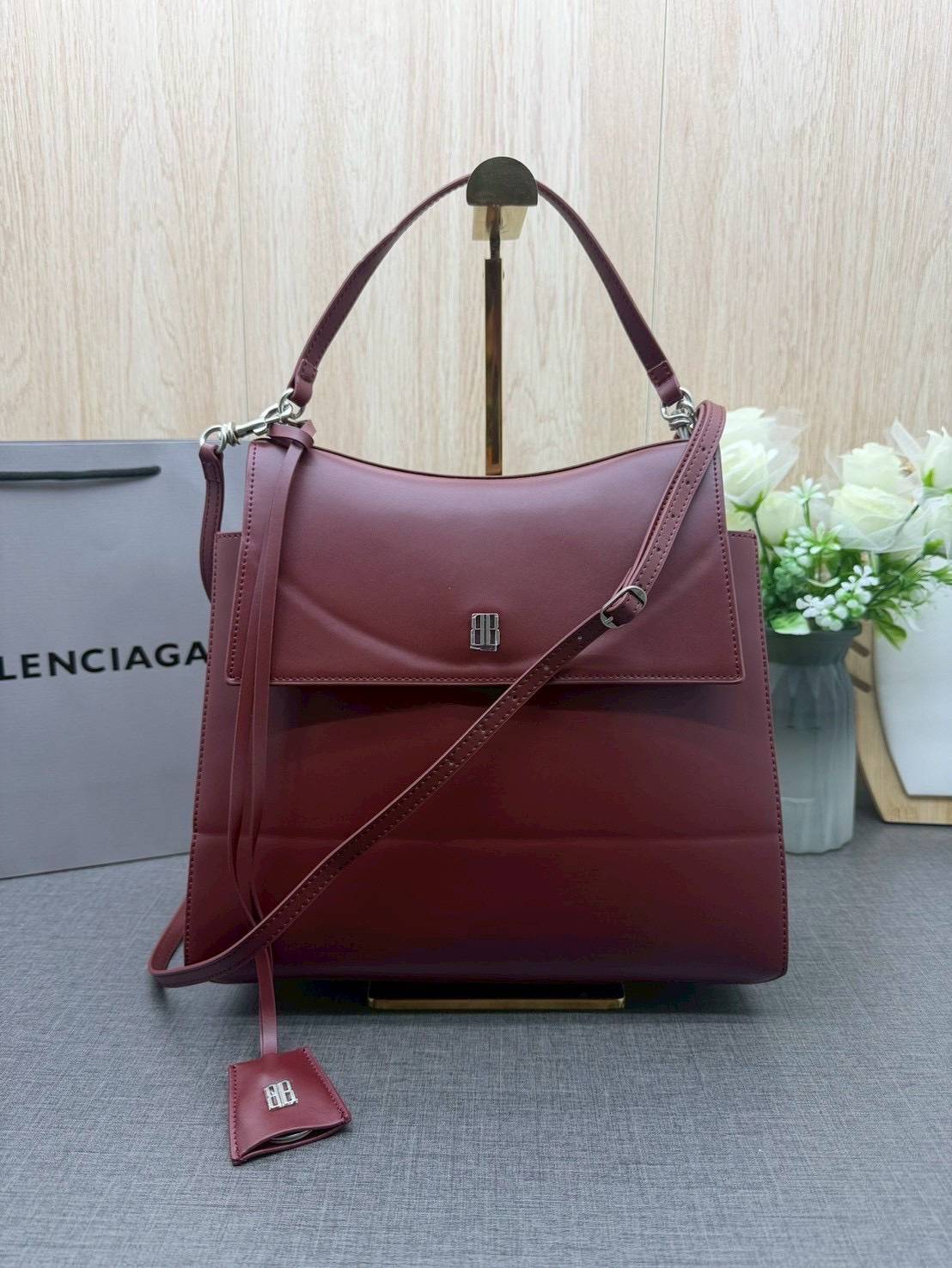 ORI หนังแท้ | Balenciaga Nano Medium Top Handle Bag 27cm กระเป๋าสะพายทรงโท้ท ดีไซน์ใหม่สวยเก๋ตามแบบฉบับแบรนด์