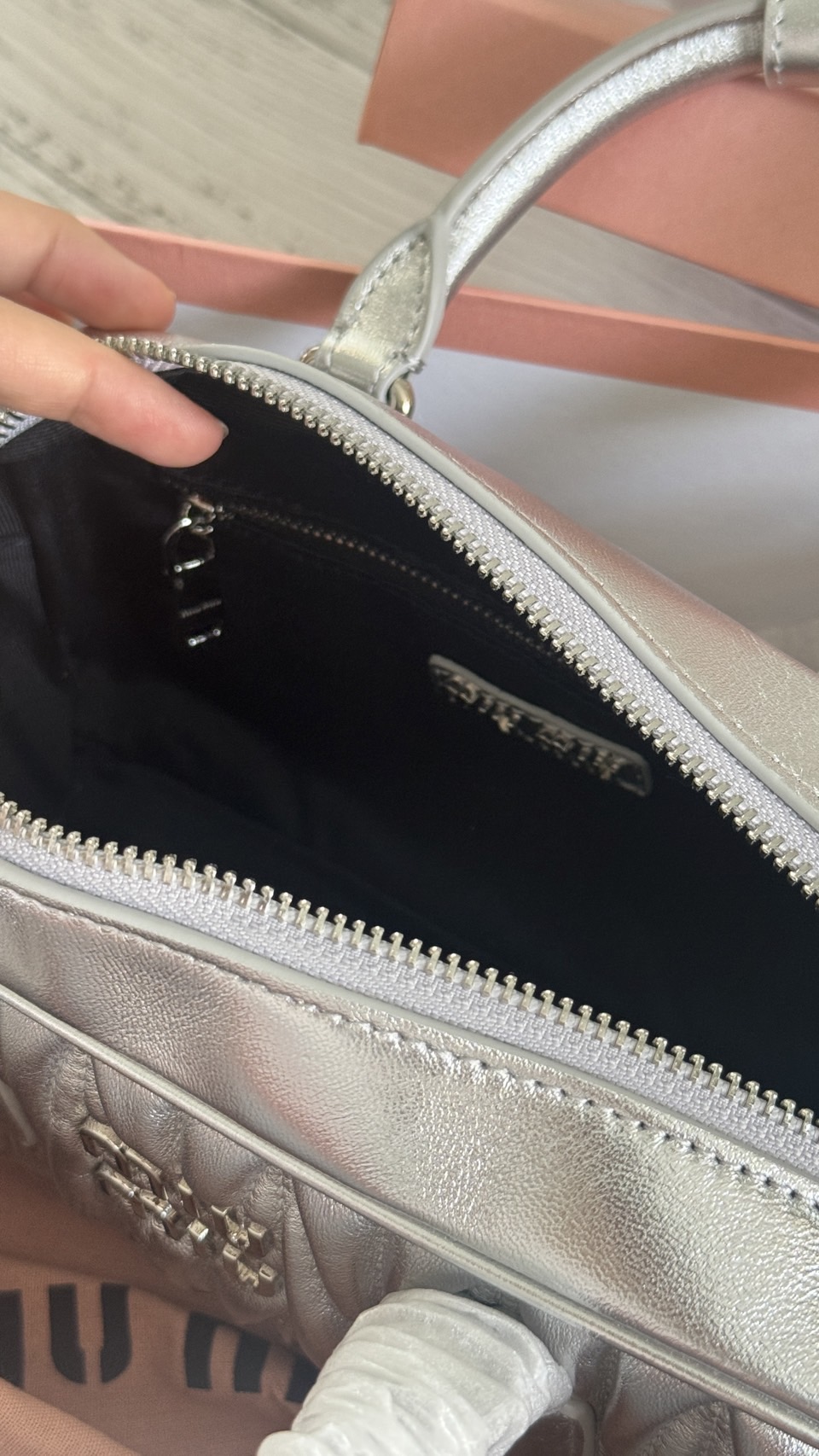 MIU MIU Arcadie Matelassé nappa leather bag / MIU MIU Mini Bag กระเป๋าถือสะพายใบเล็ก เกรดออริ 1:1 ใช้งานต่างประเทศได้