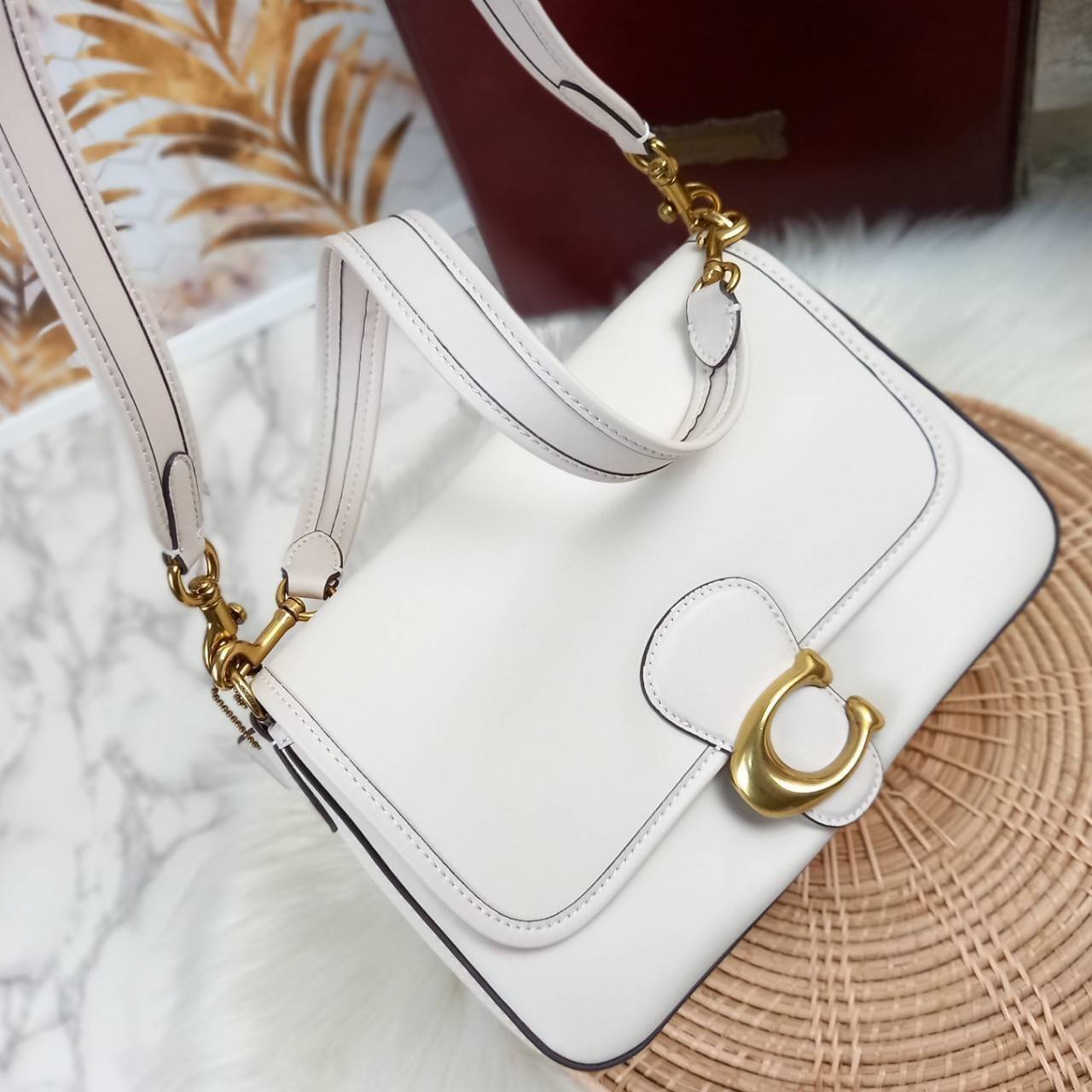 COACH SOFT TABBY SHOULDER BAG (C4823//C5261) กระเป๋าถือ กระเป๋าสะพาย ที่ใครๆก็เข้าถึงได้ หรูหรา คลาสสิค ลุคเรียบร้อย แต่ความสวยไม่น้อย! ดาเมจความลุคผู้ดีรุนแรงมาก!!เกินต้าน!!// วัสดุหนังแท้ทั้งใบ หนังเรียบ หนังนิ่มมากๆ อยู่ทรงสวยมากๆด้วย// ด้านในโล่งกว้าง