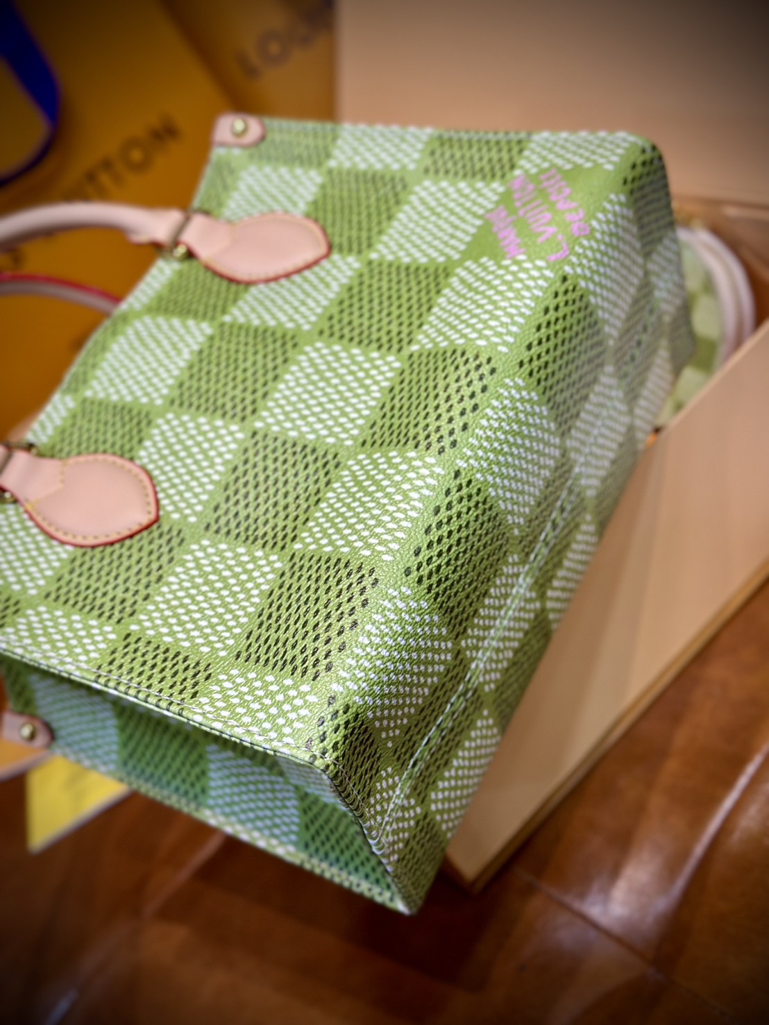 LV Onthego Bandoulière / LV Tote Bag กระเป๋าทรงโท้ทลายใหม่ สวยงามหรูหรา โดดเด่นสะดุดตา จุของได้เยอะ เกรดออริ เทียบแท้ 1:1