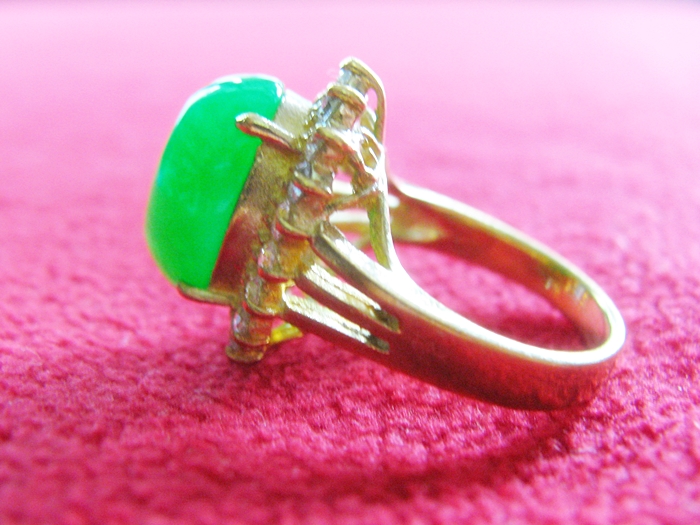 สินค้าจองค่ะ แหวนหยกทองเหลืองล้อมเพชรแบบผู้หญิง(ราศีพฤษภ)แบบใหญ่ค่ะ