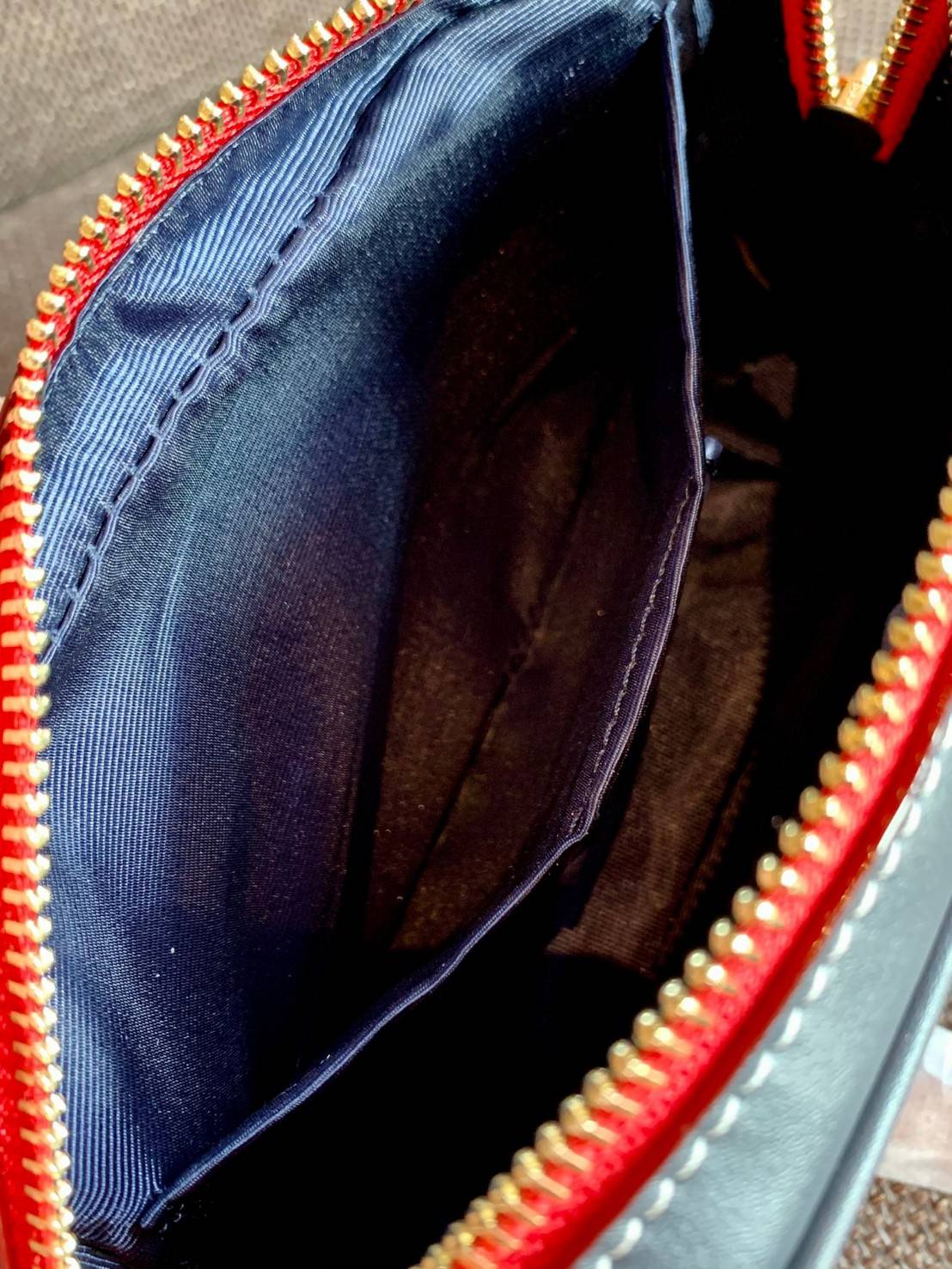 COACH MINI CAMERA IN SIGNATURE CHAMBRAY ((C8666)) 📣พร้อมส่งที่ไทย กับคอลเลคชั่นใหม่ล่าสุด ที่คุณต้องมี! กระเป๋าทรงกล่อง น้ำหนักเบา วัสดุผ้า Chambray ทอลายแบรนด์ตัดขอบหนังแท้ได้สวยงามค่ะ **ผ้าChambrayจะเหมาะกับหน้าร้อนนี้ได้ดีทีเดียวค่ะ**