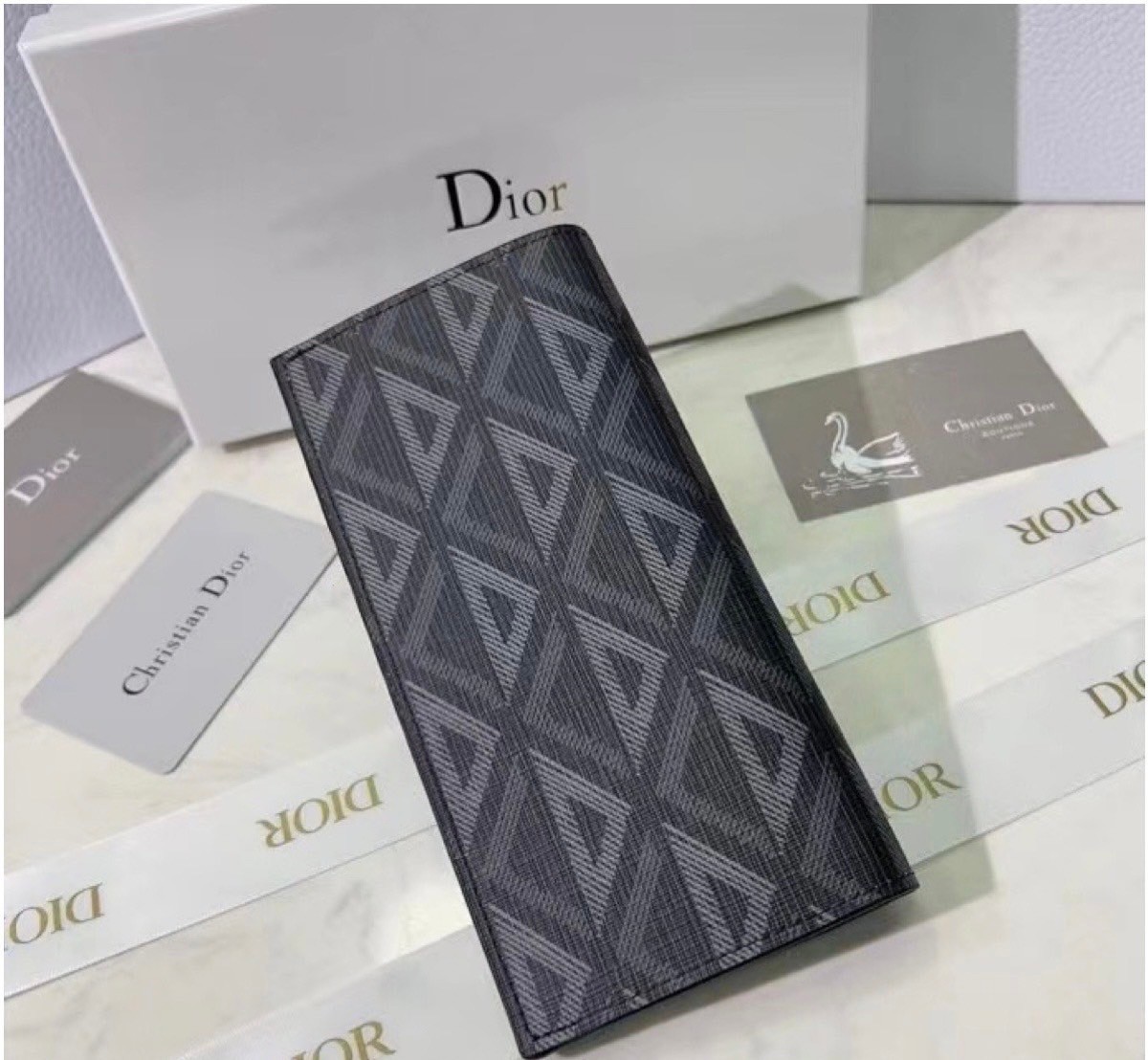 DIOR Vertical Long Wallet Dior CD Diamond Canvas กระเป๋าสตางค์ใบยาว พร้อมส่งที่ไทย ภาพสินค้าถ่ายจากงานขายจริง ใช้งานต่างประเทศได้