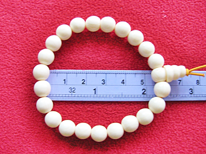 สินค้าหมดค่ะ สร้อยข้อมือลูกปัดกระดูกปลาแบบเล็กค่ะ