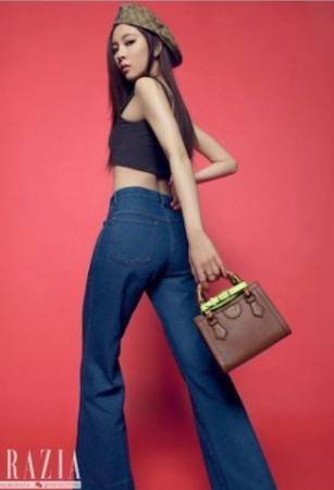 กระเป๋า GUCCI สไตล์งานหูไม้ไผ่ Size mimi รุ่น Gucci Diana Bag กระเป๋าสุดคลาสสิกดีไซน์มาใหม่พร้อมเข็ดขัดหนังสีสะท้อนแสงประดับตรงหูกระเป๋า กระเป๋าทรง tote วัสดุหนังแท้ (calfskin) อะไหล่ทอง ขนาดกำลังดี งานสวยตั้งอยู่ทรง มีสายสะพายยาว 1เส้น สามารถปรับระดับได้