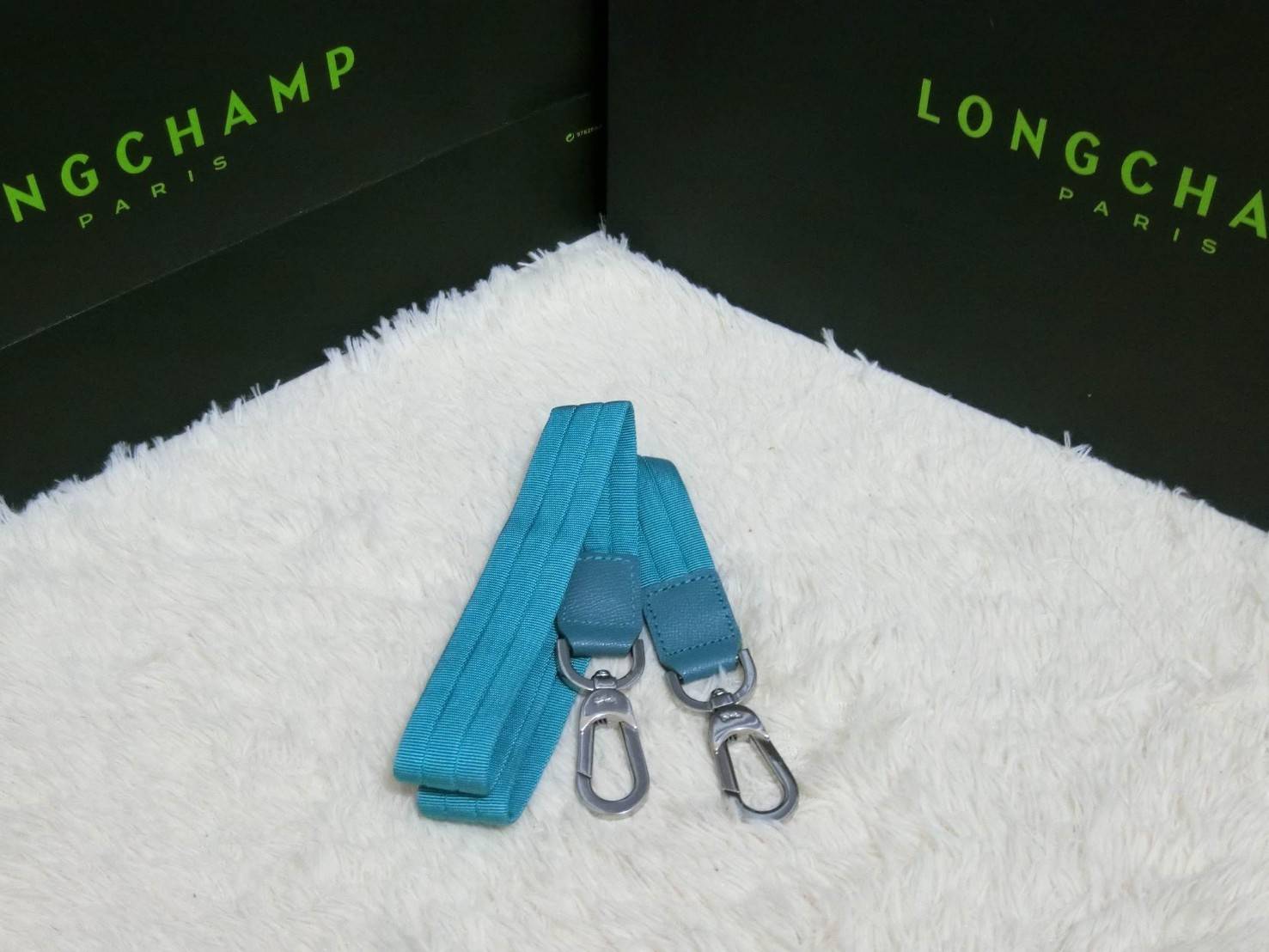Longchamp Size S สินค้าใหม่ ของแท้!! เป็นล็อตผลิตเกินออเดอร์จากโรงงาน มาพร้อมการ์ด/ถุงผ้าแบรนด์/ถุงกระดาษแบรนด์ Size S: 25 x H. 23 x 16 cm. Color: Turqoise 264