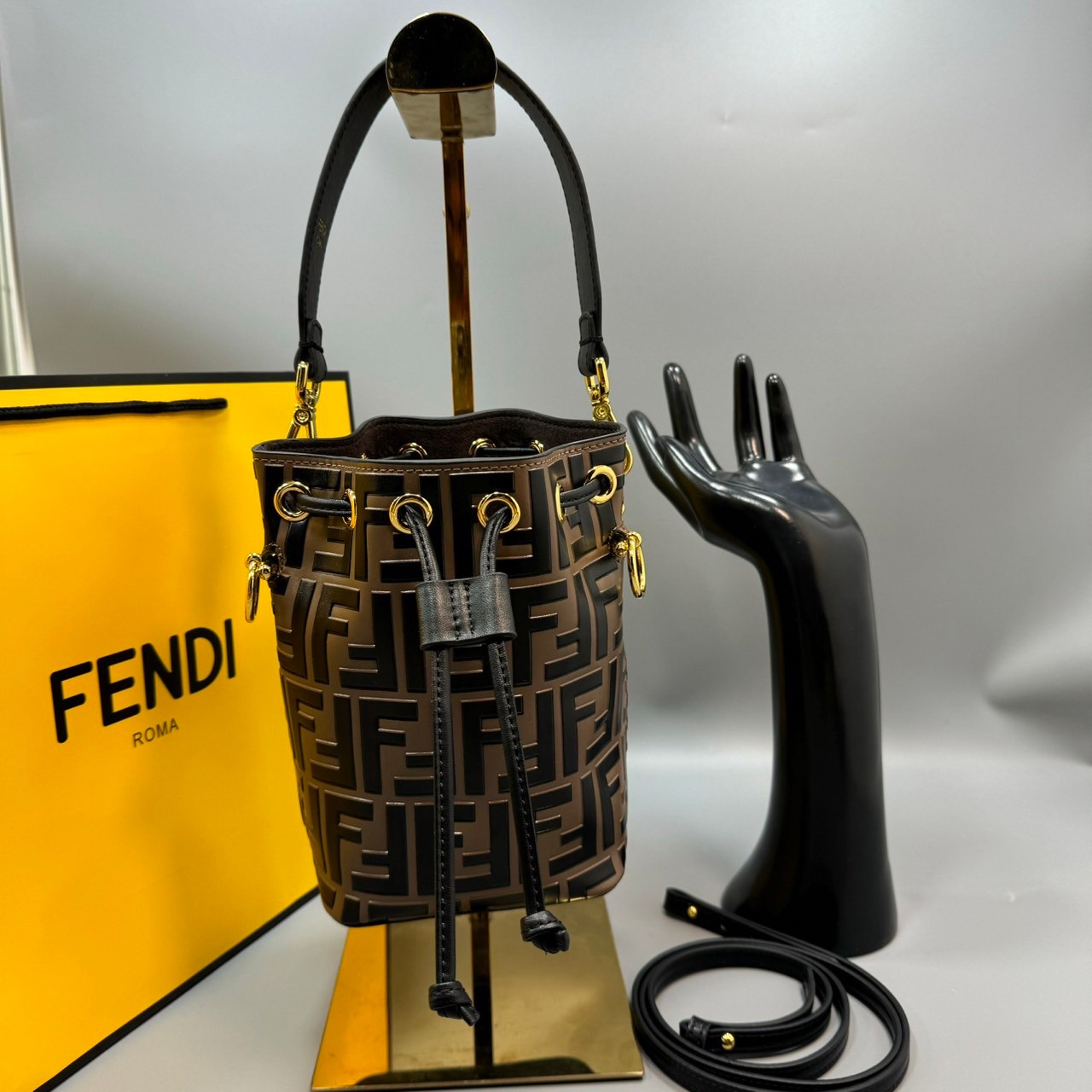 FENDI Mon Tresor Brown leather mini bag / FENDI Bucket Bag กระเป๋าสะพายทรงบัคเก็ต ไซส์มินิ เกรดออริ สลับแท้ 1:1 ใช้ต่างประเทศได้