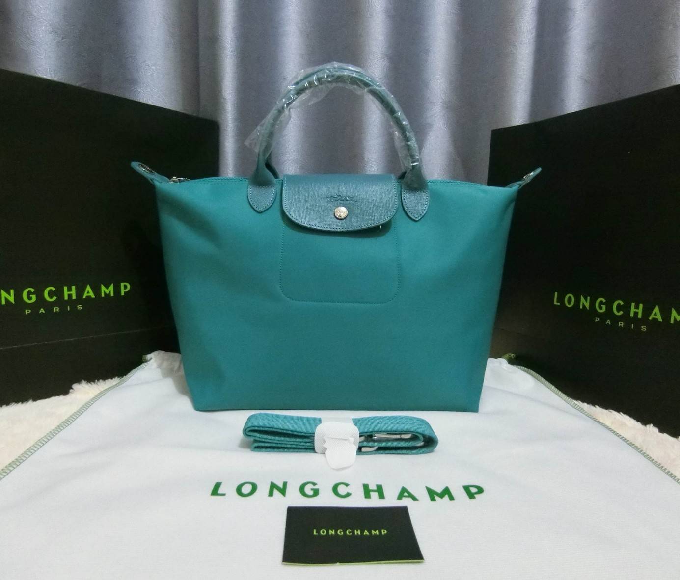 Longchamp Le Pliage Neo Size M สินค้าใหม่ ของแท้เท่านั้น!!เป็นล็อตผลิตเกินออเดอร์จากโรงงาน มาพร้อมการ์ด/ถุงผ้าแบรนด์/ถุงกระดาษแบรนด์ size M