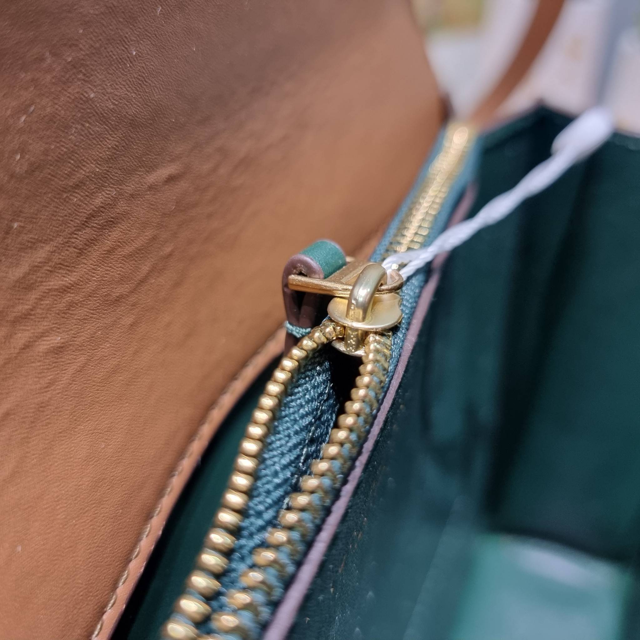 Tory Burch Bag / TORY BURCH ELEANOR CONVERTIBLE SHOULDER BAG รุ่นยอดนิยม กับไซส์ใหม่ ใหญ่จุคุ้ม! กระเป๋าสะพายข้าง ดีไซน์อยู่ทรง เรียบหรู! ผู้ดีกว่าใคร