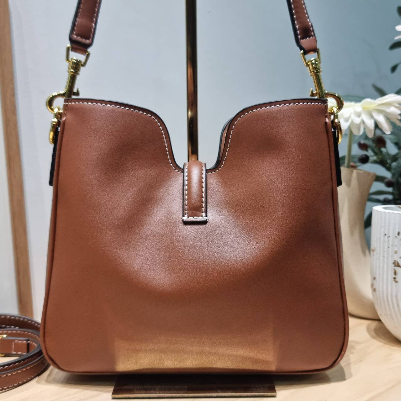 CELINE small camille soft bag มาแรงมาก! กับกระเป๋าที่ตัวแม่ใช้กันเยอะสุดๆ แม่ชมเอย อินฟลูดังๆมีใช้กันครบ ด้วยรูปทรงยอดนิยม