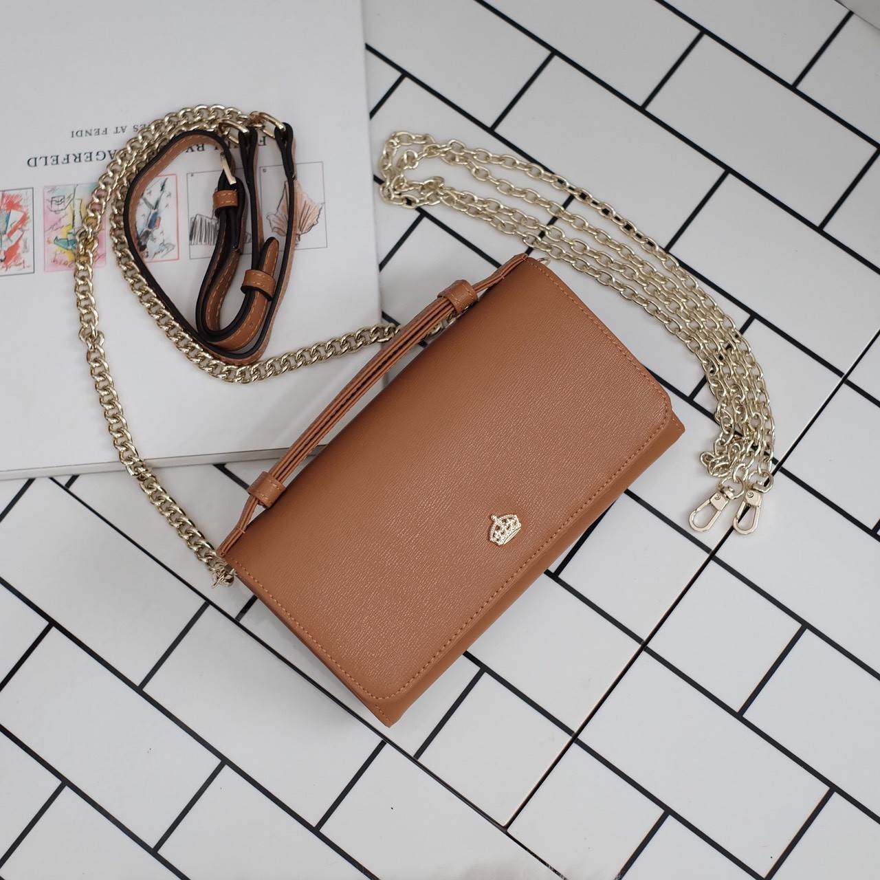 รุ่นขายดี **หนังวัวแท้สวยมาก KEEP • Ari • กระเป๋า สตางค์ยาว ปรับเป็นคลัช หรือถือ สะพาย ก้อได้หมด ขนาด กะลังดี ทรงสวย แค่ใบเดียวจบ! หนังคุณภาพเยี่ยม ภายใน จุของคุ้ม ใส่บัตร ใส่มือถือได้ทุกรุ่น ใบนี้ จะแต่งกับ Look ไหนก้อเข้ากันได้ดีแน่นอนค๊า Don't mis