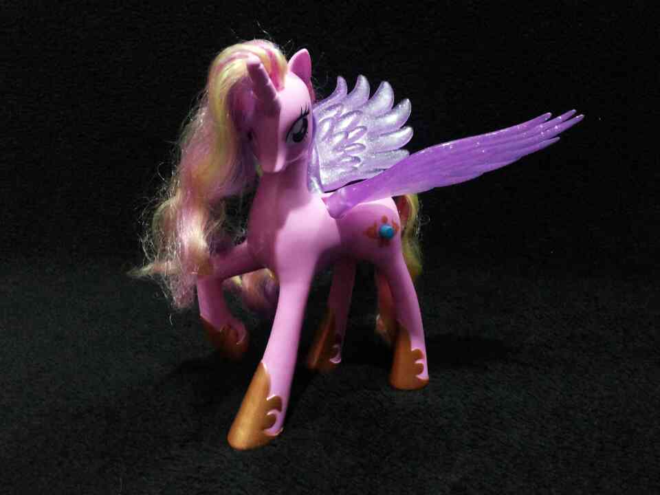 My Little Pony Princess Cadance สูง 9 นิ้ว พูดได้ค่ะ มือสองสภาพดี