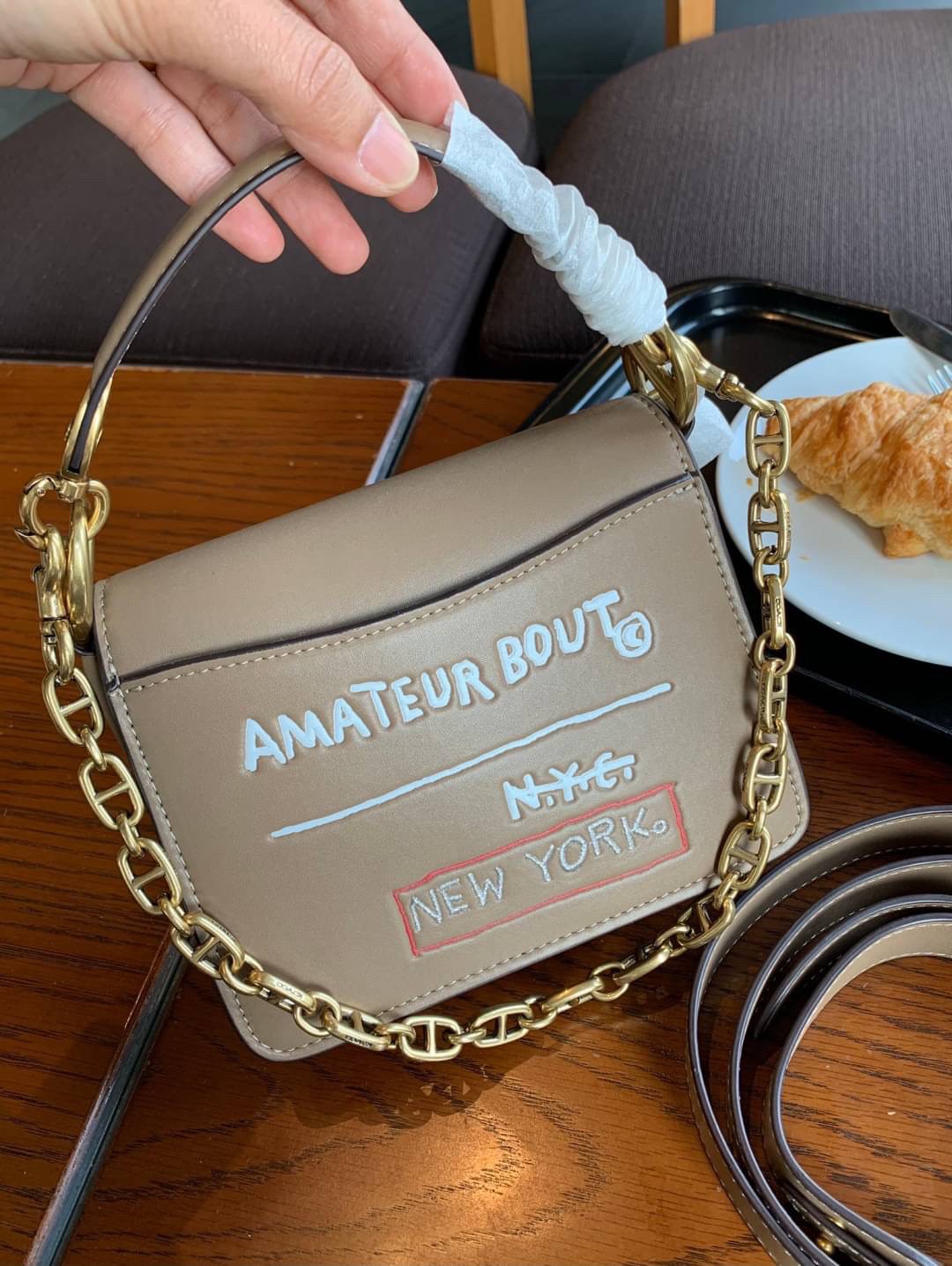 LIMITED EDITION COACH X JEAN-MICHEL BASQUIAT BEAT พร้อมส่งที่ไทย! ผลงานจากศิลปินระดับโลก