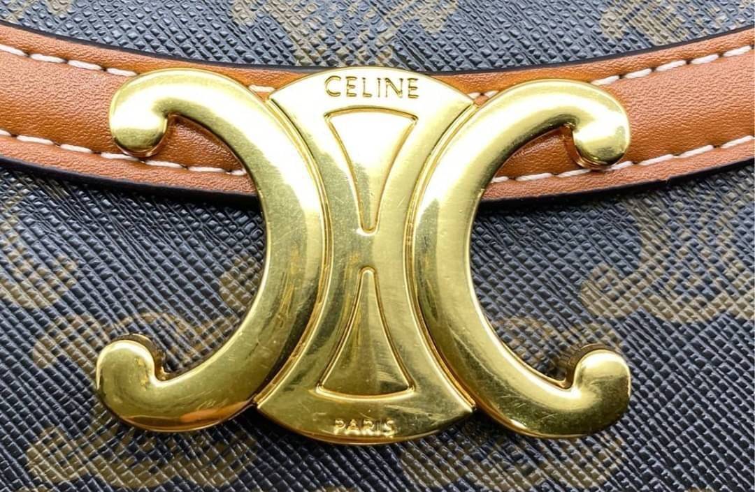 CELINE Mini besace triomphe in shiny top handle กระเป๋าสะพายคาดลำตัวพร้อมหูจับถนัดมือ ได้รับความนิยมอย่างมาก ด้วยรูปร่างทรงโค้งมนมีความคลาสสิกตามแบบฉบับแบรนด์