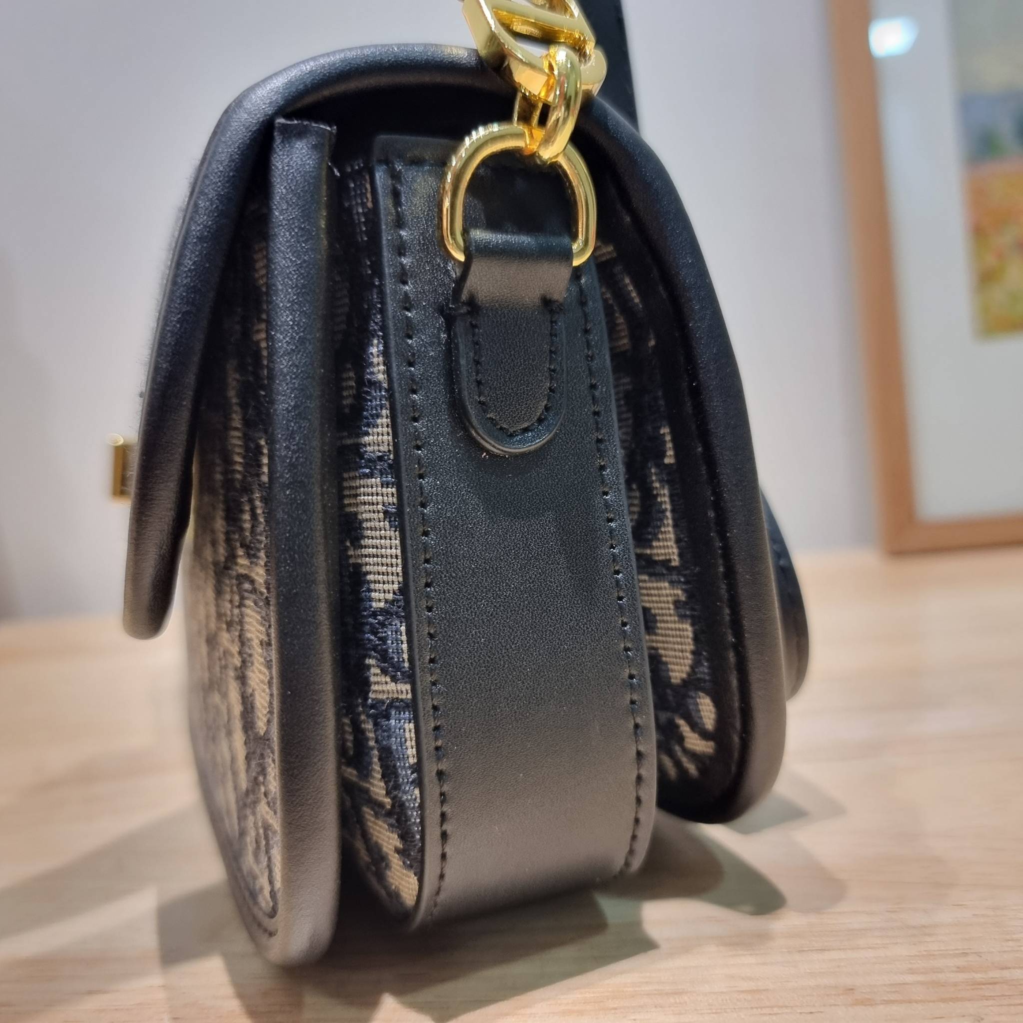 DIOR 30 MONTAIGNE AVENUE BAG สวยหรู ดีเทลแพง ต้องยกให้ไอเท็มนี้เลย กับกระเป๋าสะพายข้าง